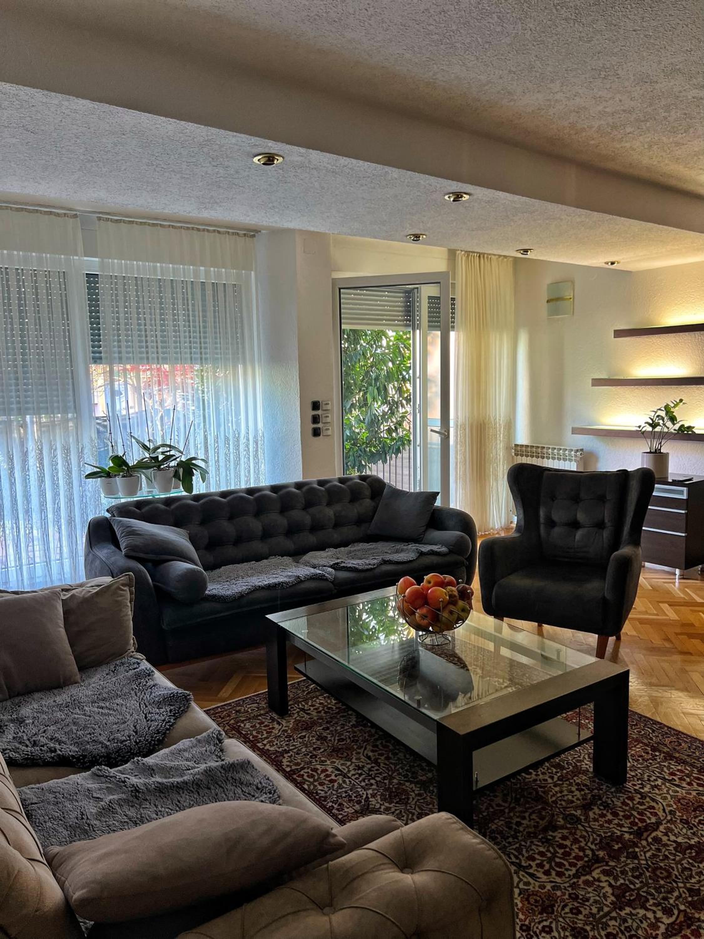 Pejton apartment house