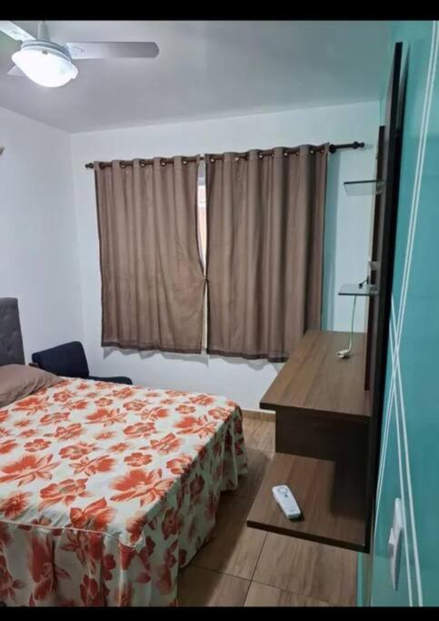 Casa de 03 quartos com piscina e churrasqueira quase pé na areia