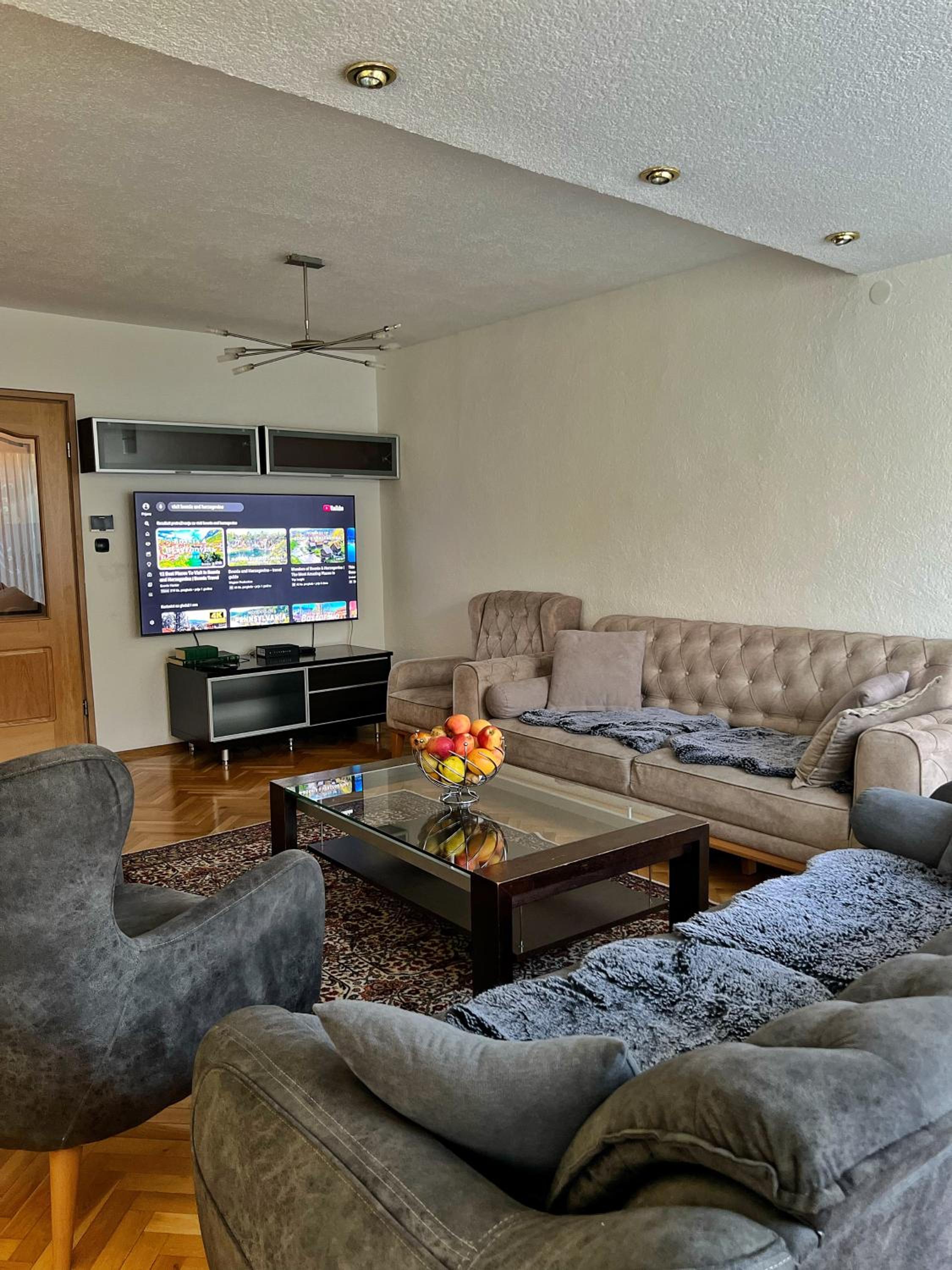 Pejton apartment house