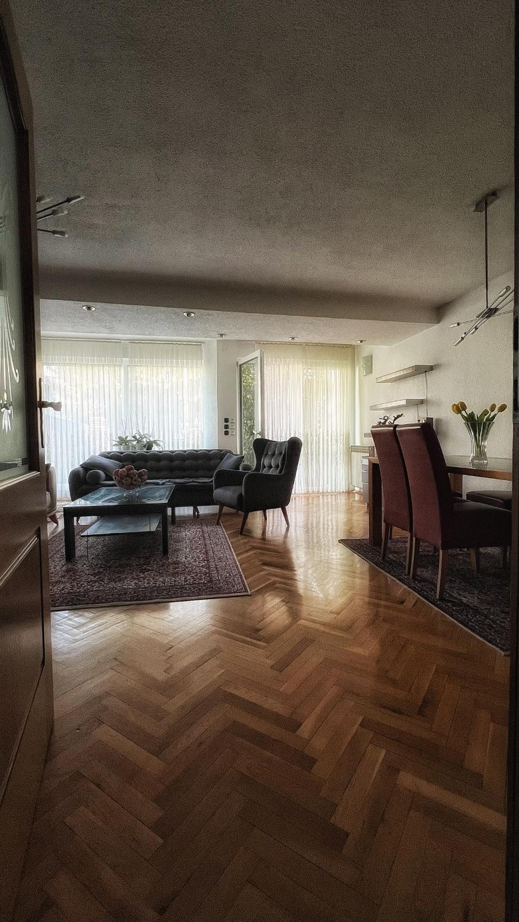 Pejton apartment house