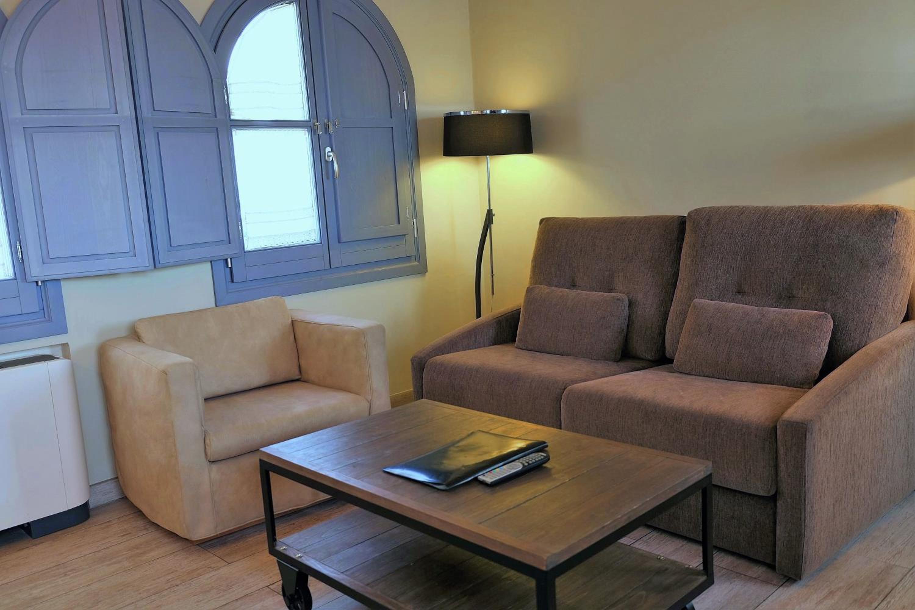 ApartaSuites Alberca Deluxe