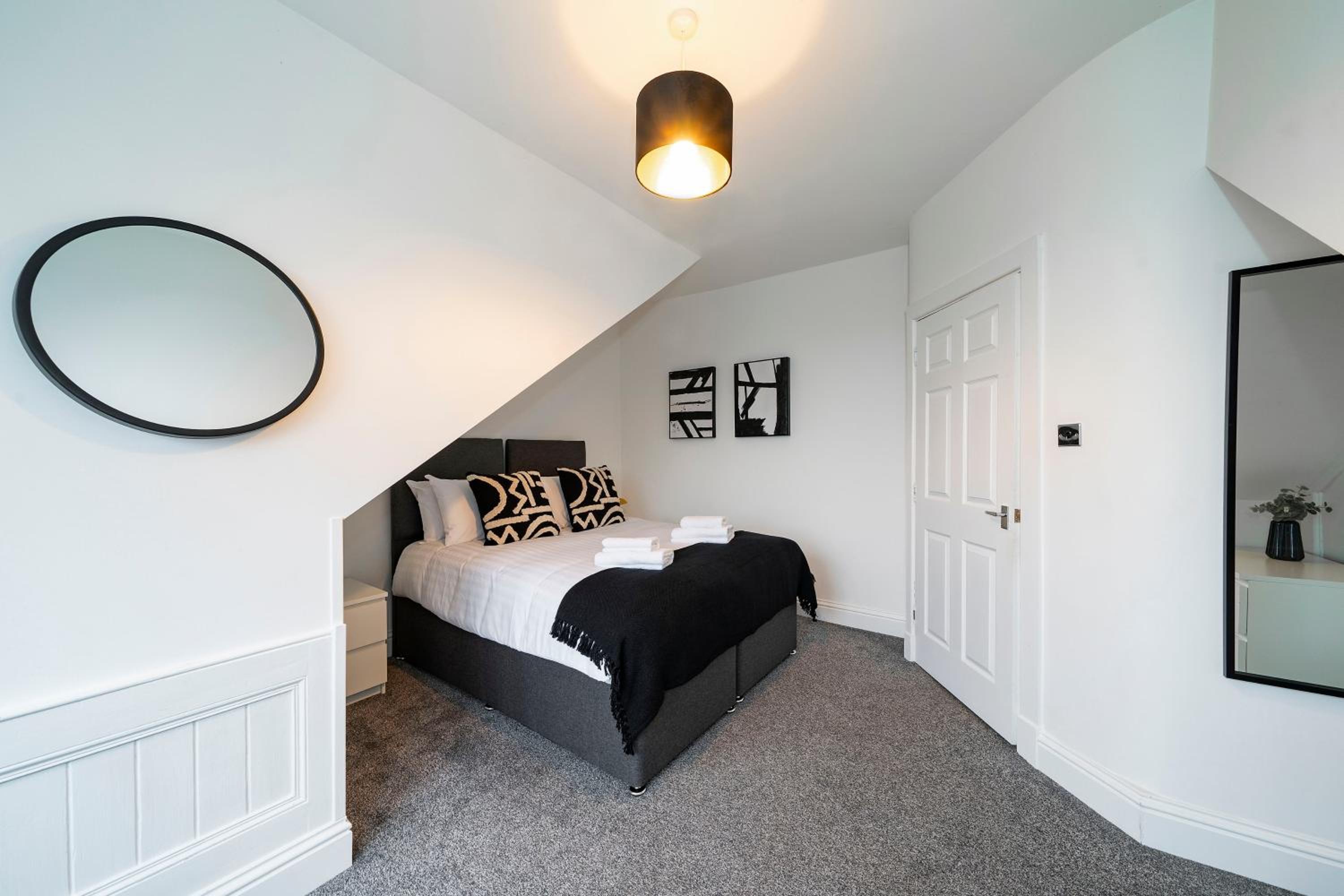 Cross Road Cosy Apartment view 3