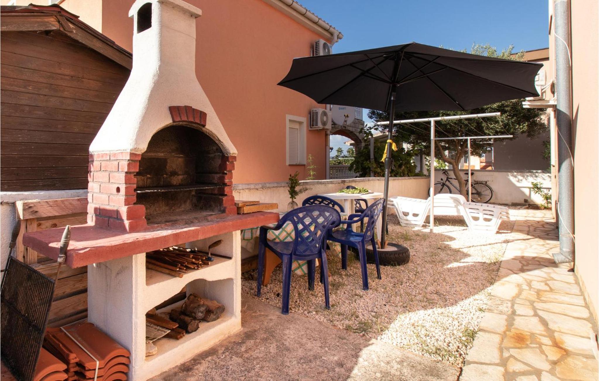 1 Bedroom Awesome Apartment In Vir view 3