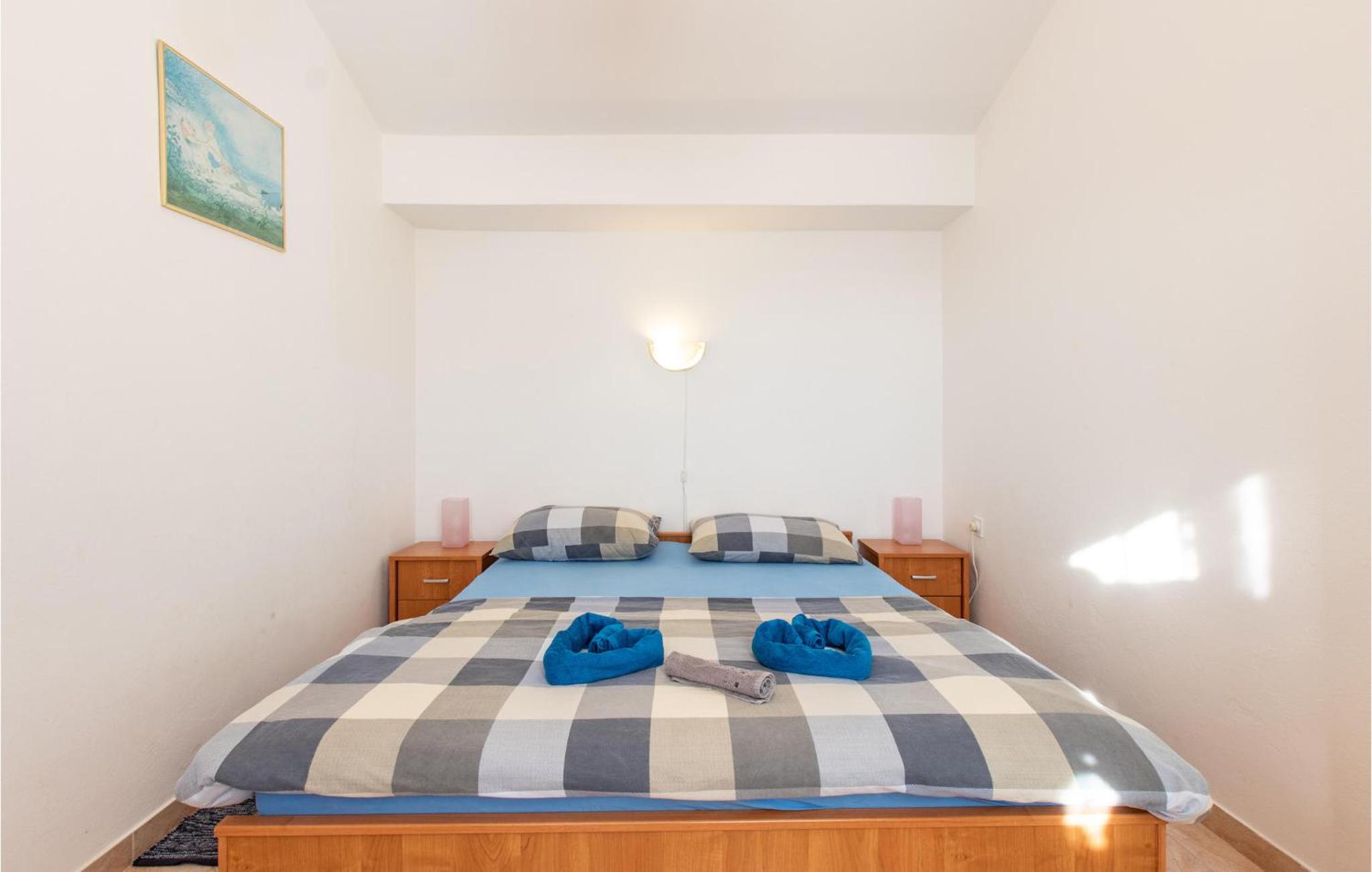 1 Bedroom Awesome Apartment In Vir view 5