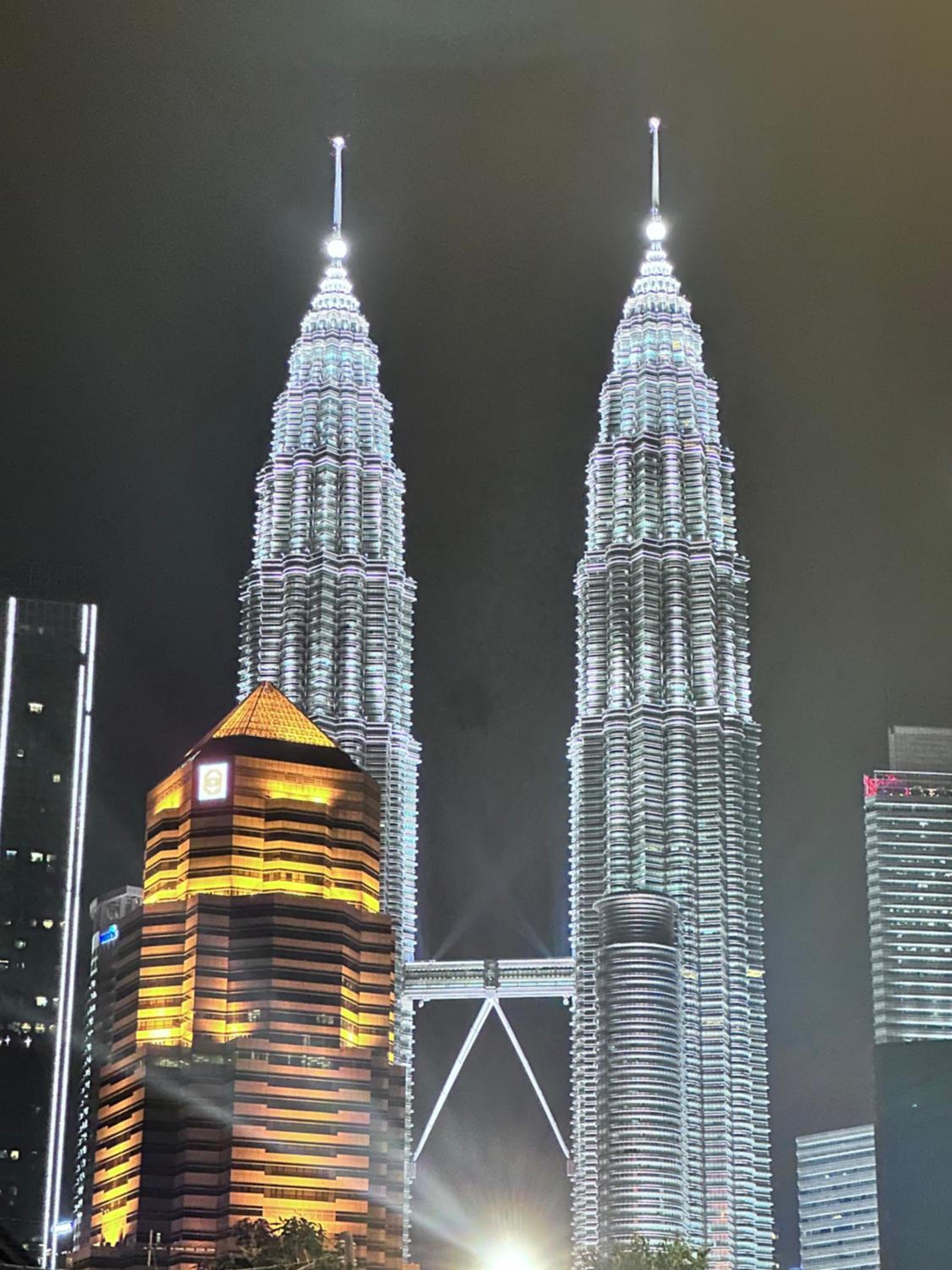 THE LUXE INFINITUM KLCC By KL MALAYSIA