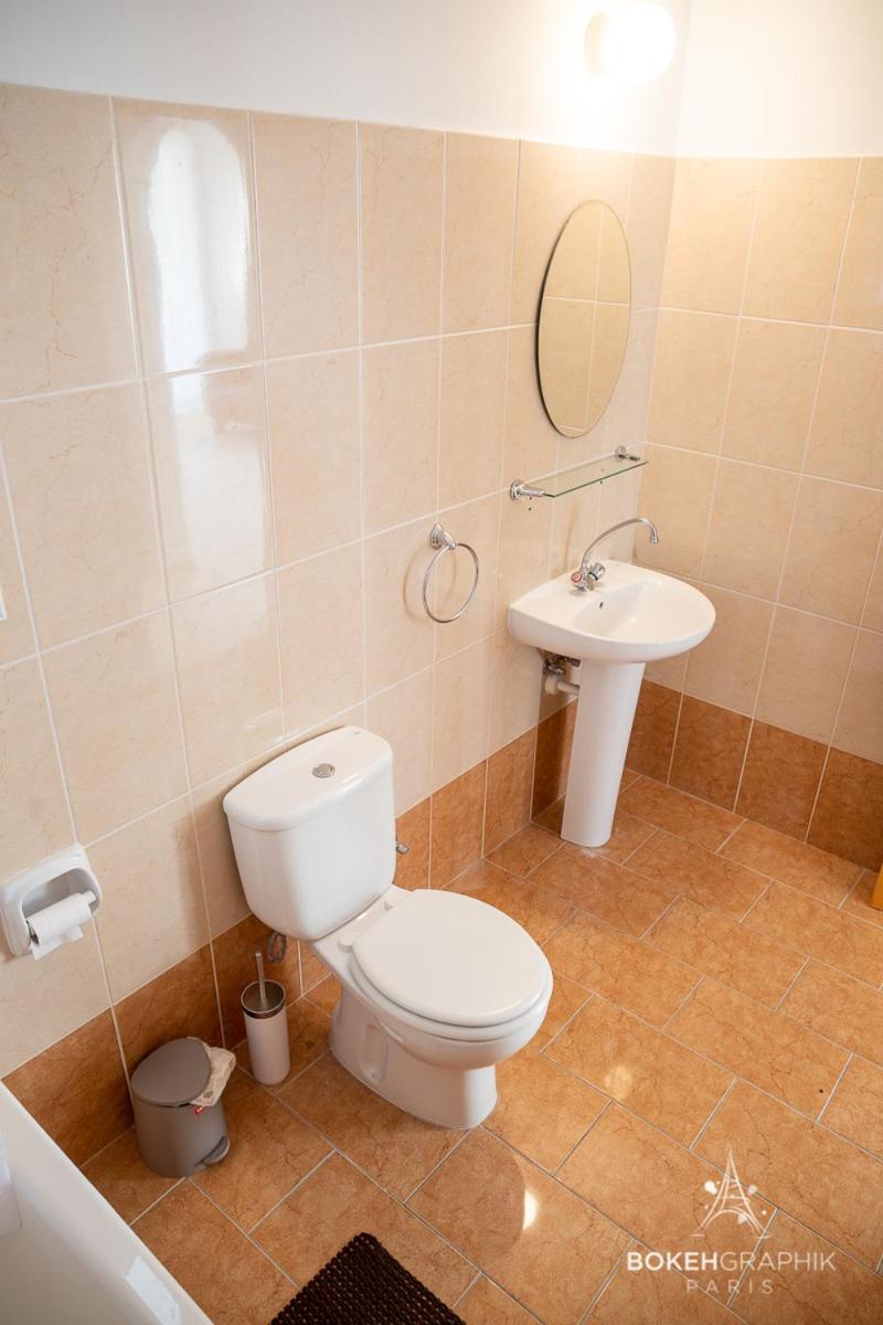 Just renovated beautiful 2 bed apartment in Paphos 5 min drive to the beach