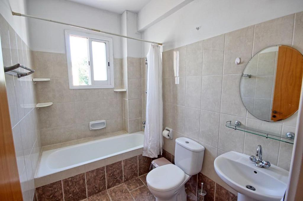 Just renovated beautiful 2 bed apartment in Paphos 5 min drive to the beach