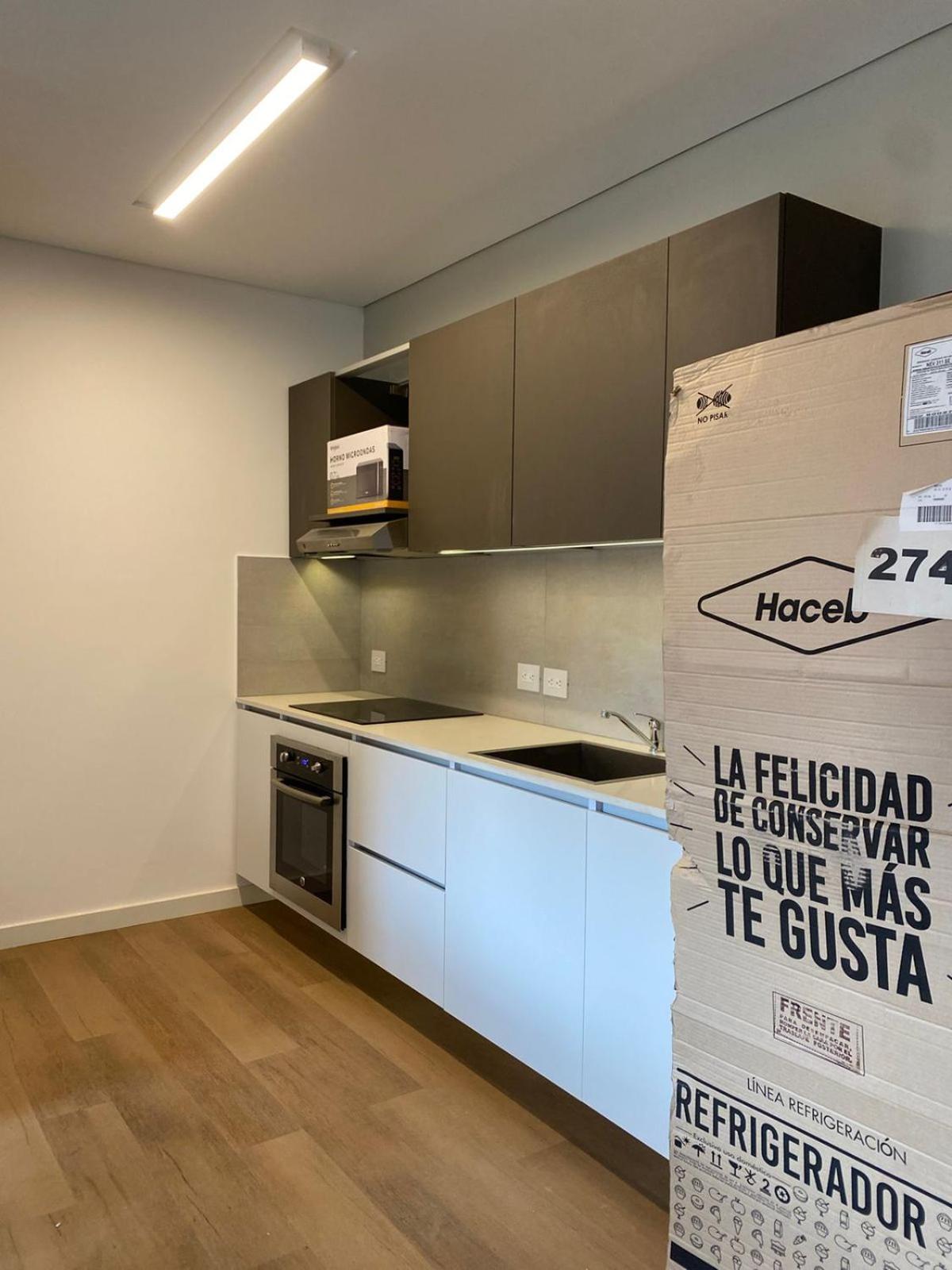 Moderno apartamento Parque Virrey
