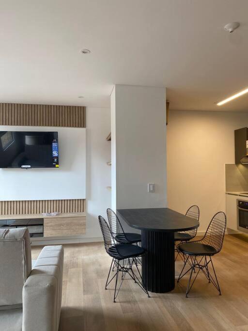 Moderno apartamento Parque Virrey