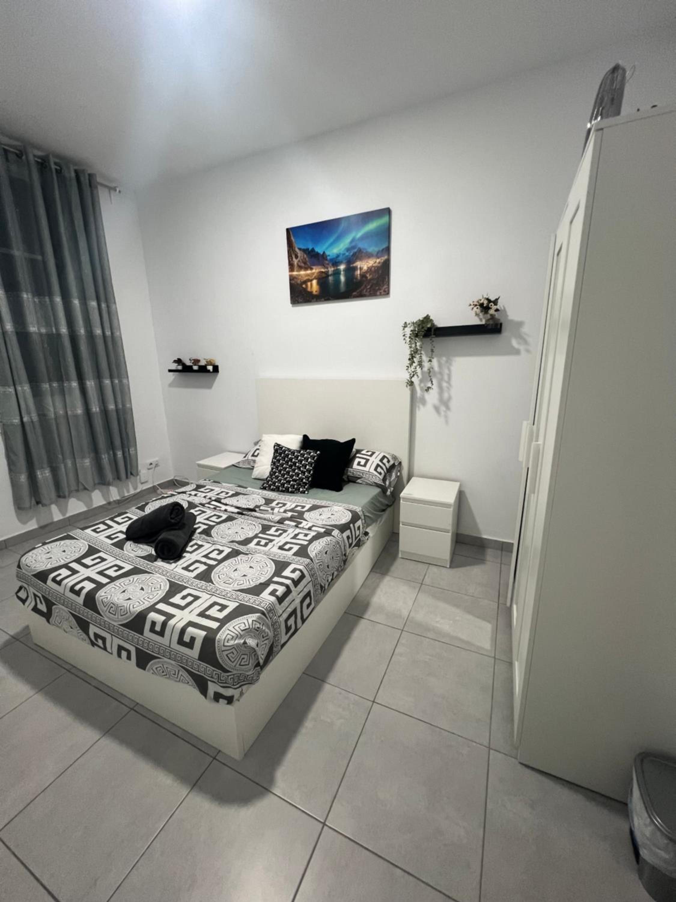 Room in a well-located apartment in the city of Barcelona