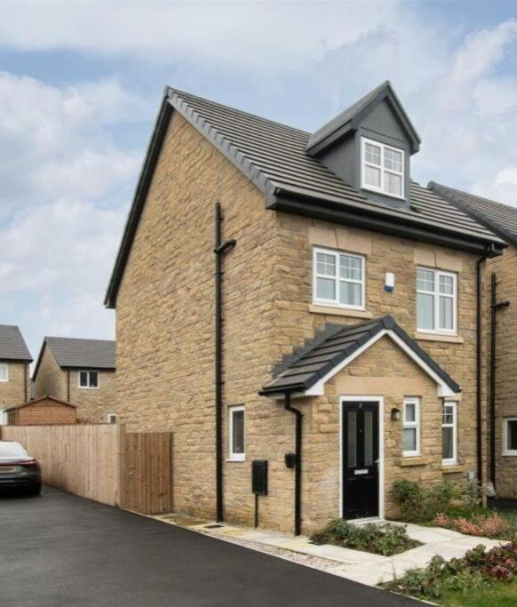 burnley House with 4 bedrooms