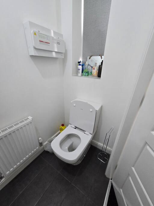 burnley House with 4 bedrooms