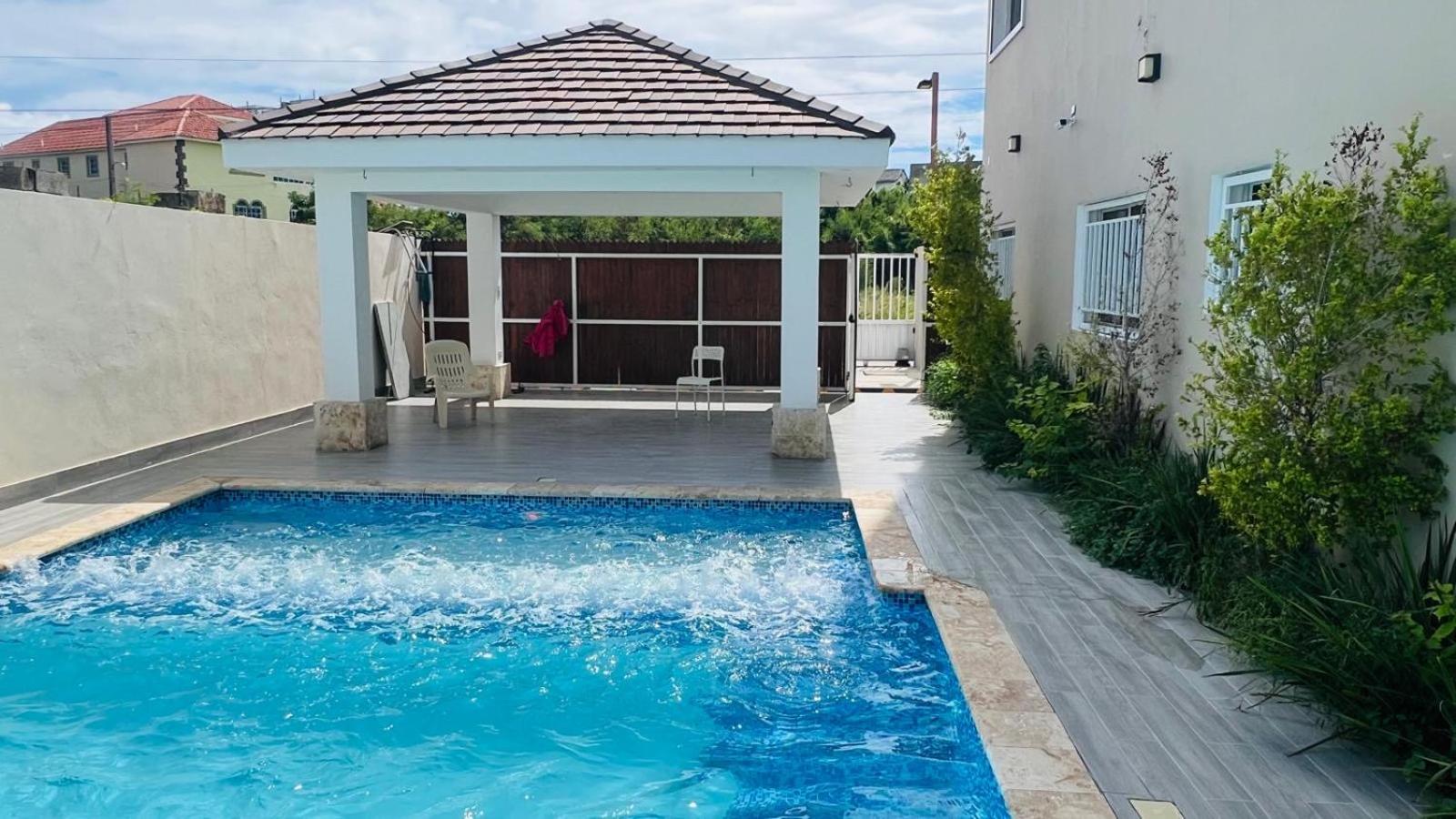 Ambar Luxurious Condo At Caleta