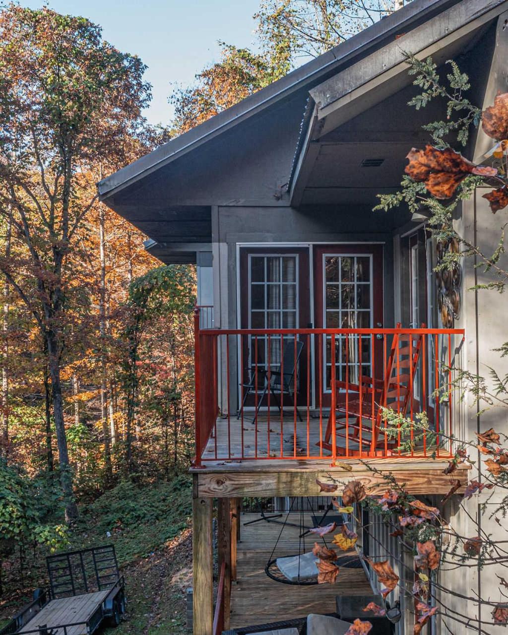 NEW LISTING Sasquatch Lodge F
