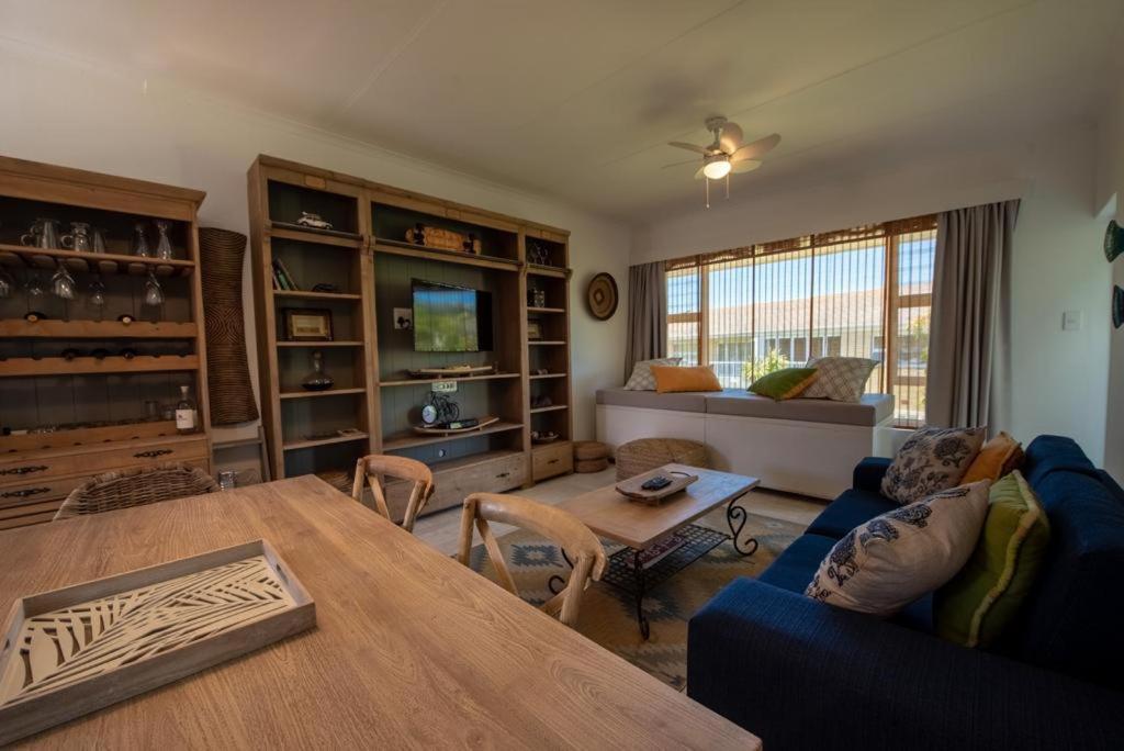 11 Dolphin Court view 4