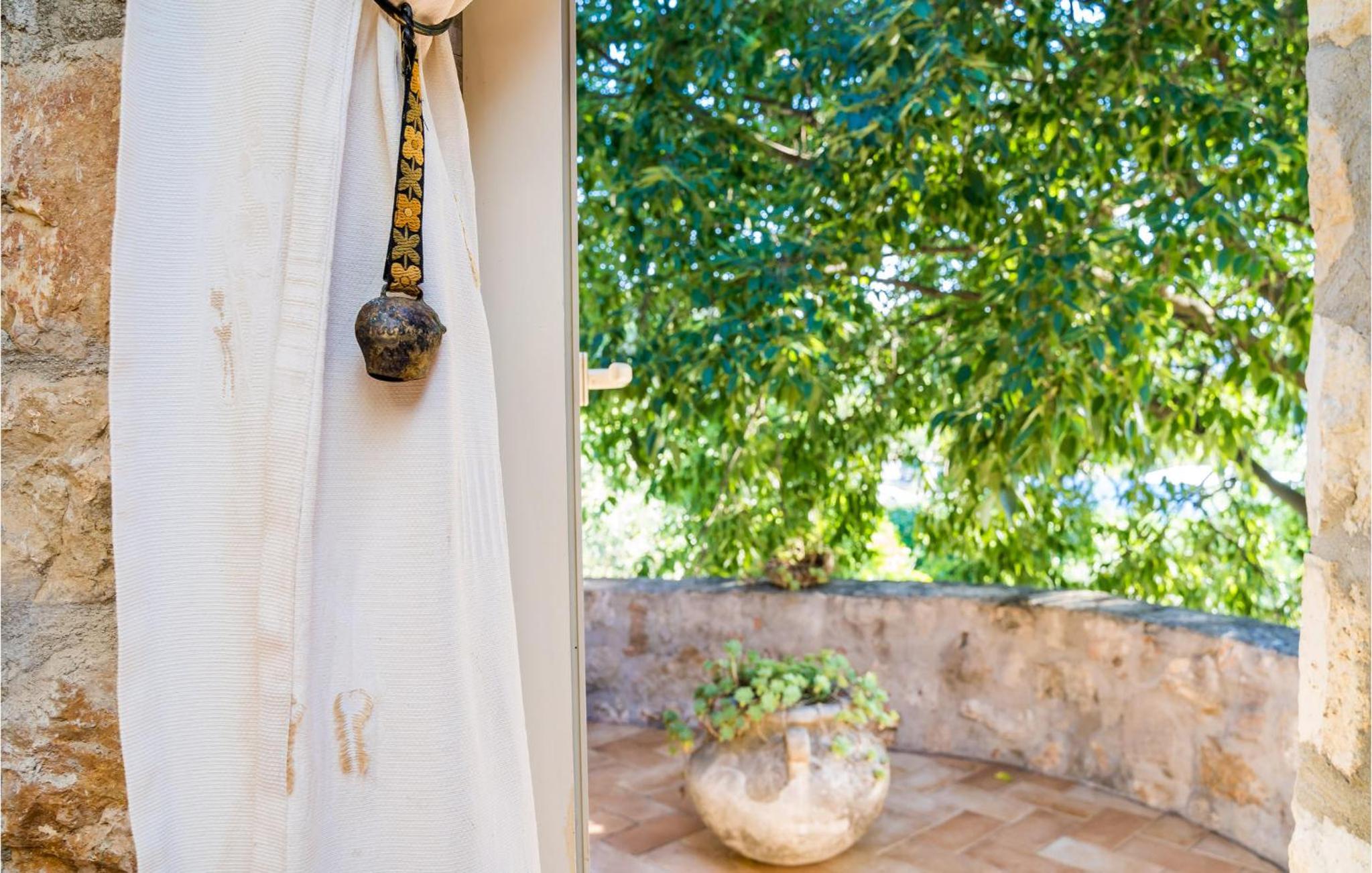 Gorgeous Home In Dubrovnik With Kitchen
