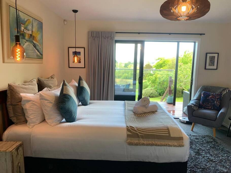 Incredible mountain & sea views view 4