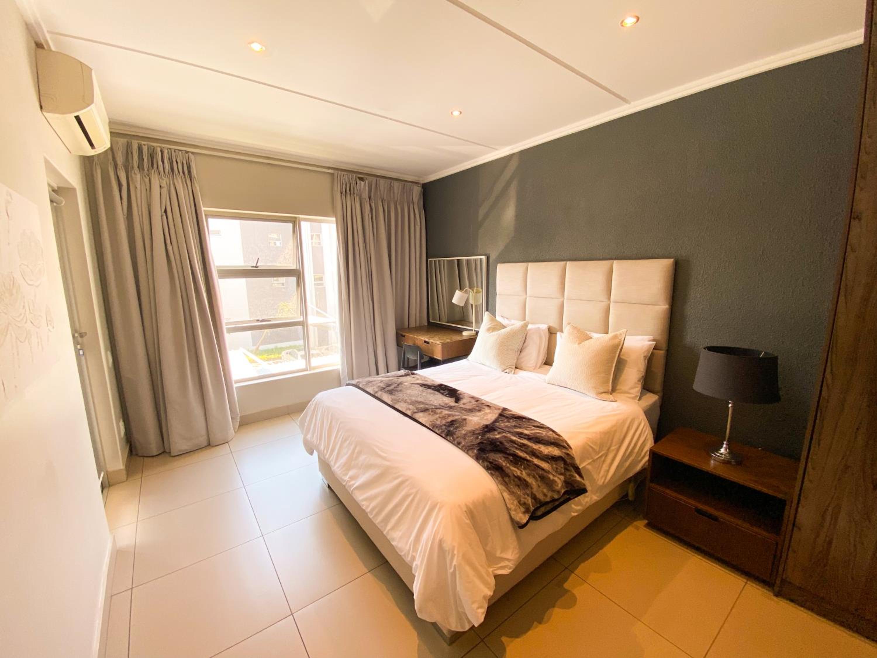 Simler at Sandton