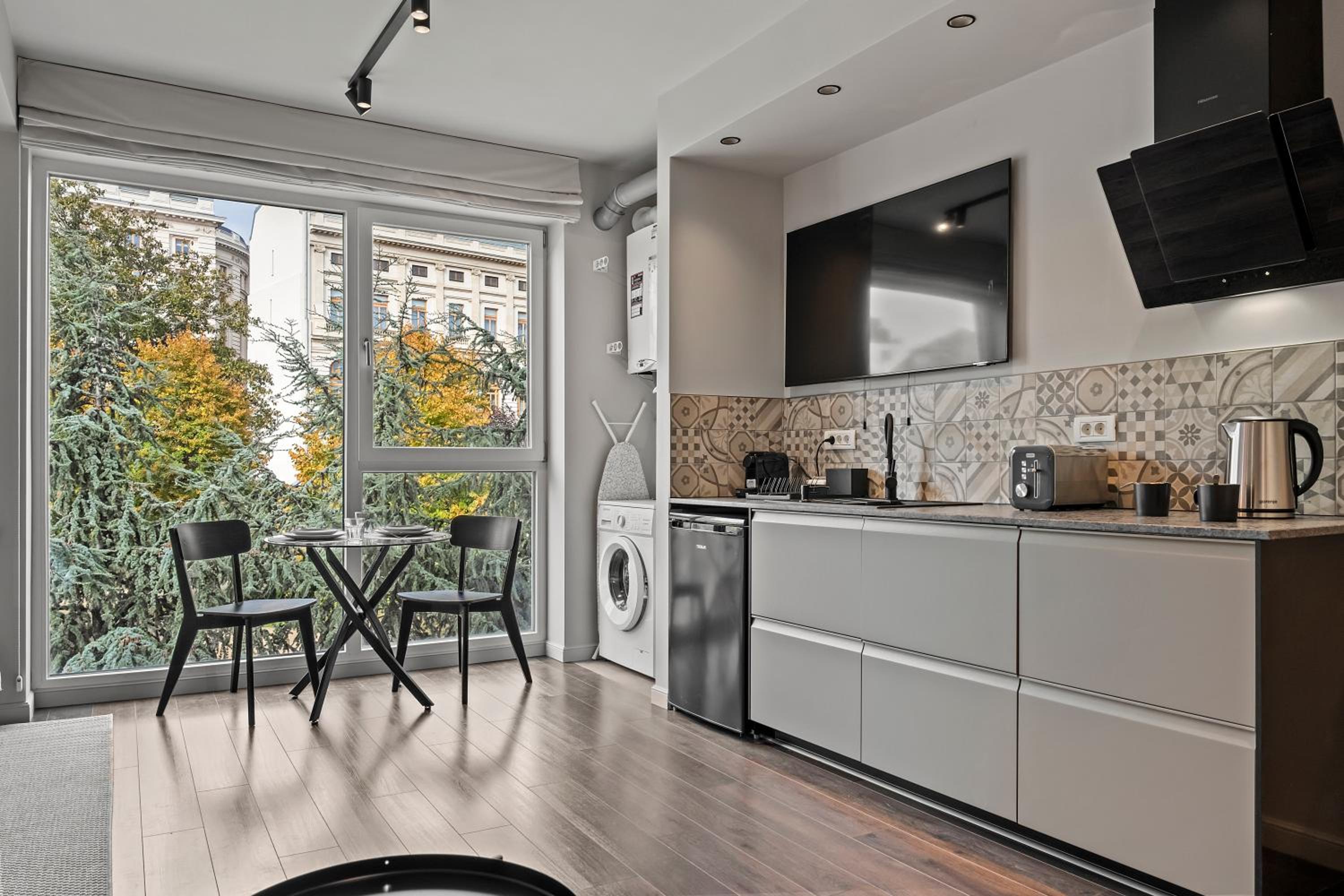 Ultra Central Apartments - Unirii & Old Town view 3