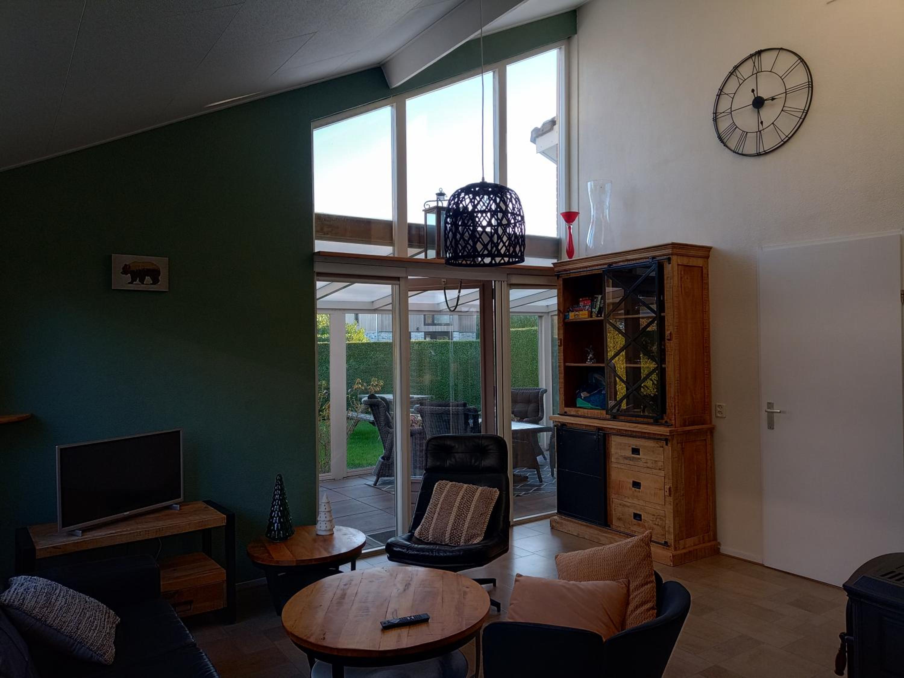 Vakantiewoning met serre en airconditioning view 2