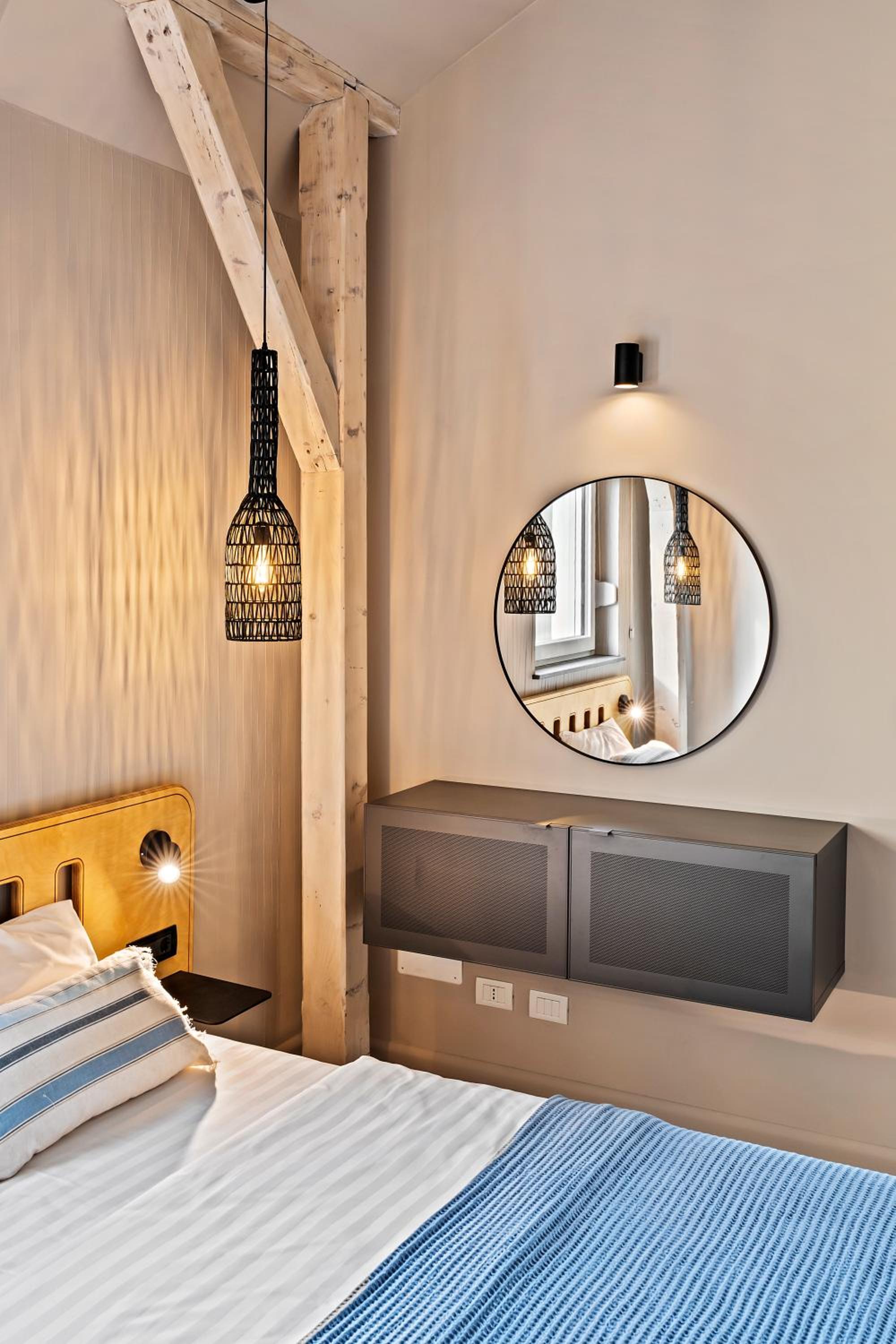 Ultra Central Apartments - Unirii & Old Town view 5