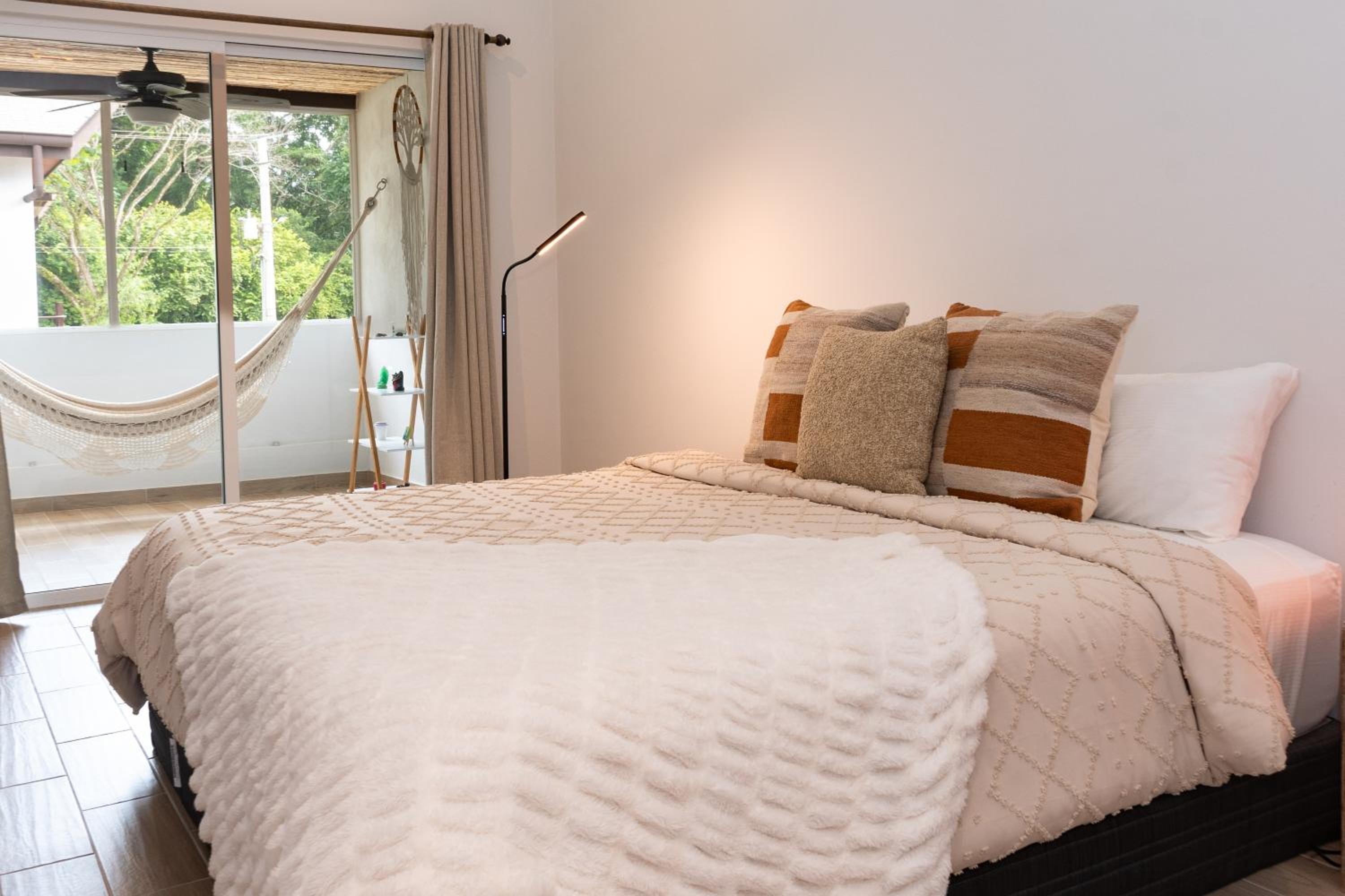 Private 4BD Family Beach House And Resort - Walk to Beach and Town