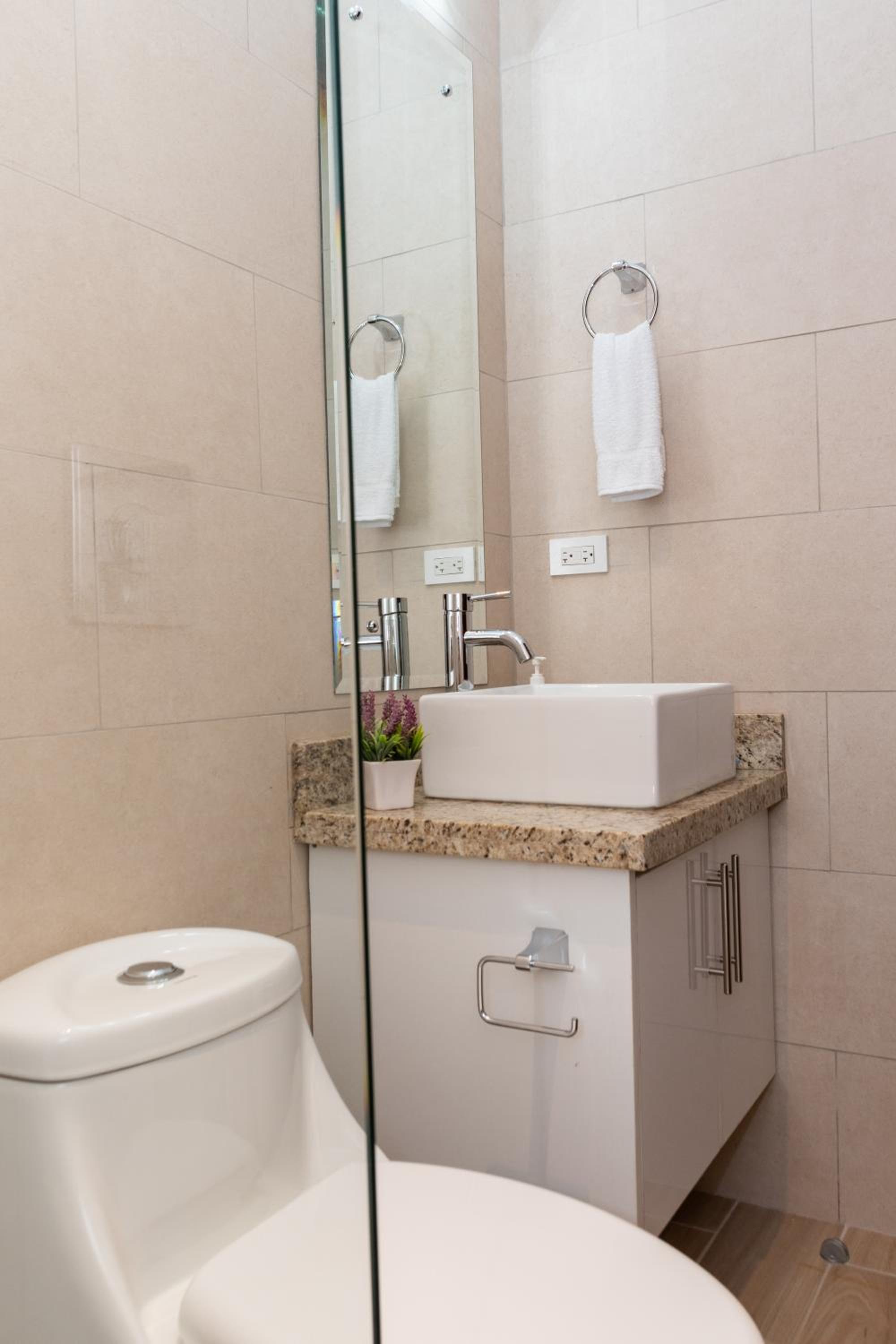 Private 4BD Family Beach House And Resort - Walk to Beach and Town