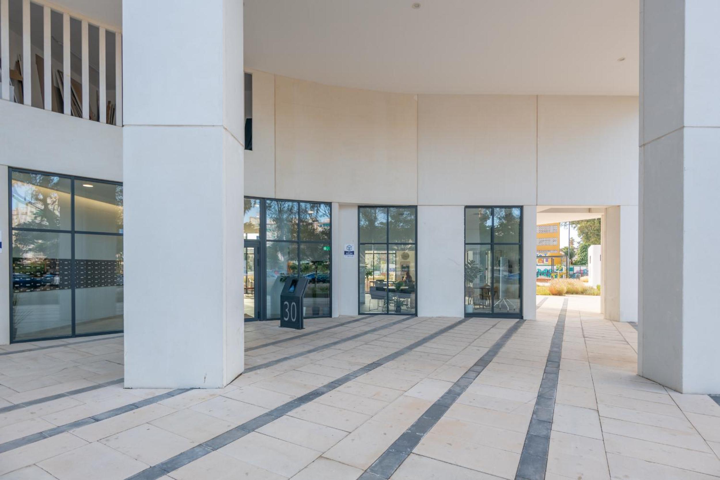 Málaga Piso nuevo amplio luminoso 3 hab vistas wifi y parking privado