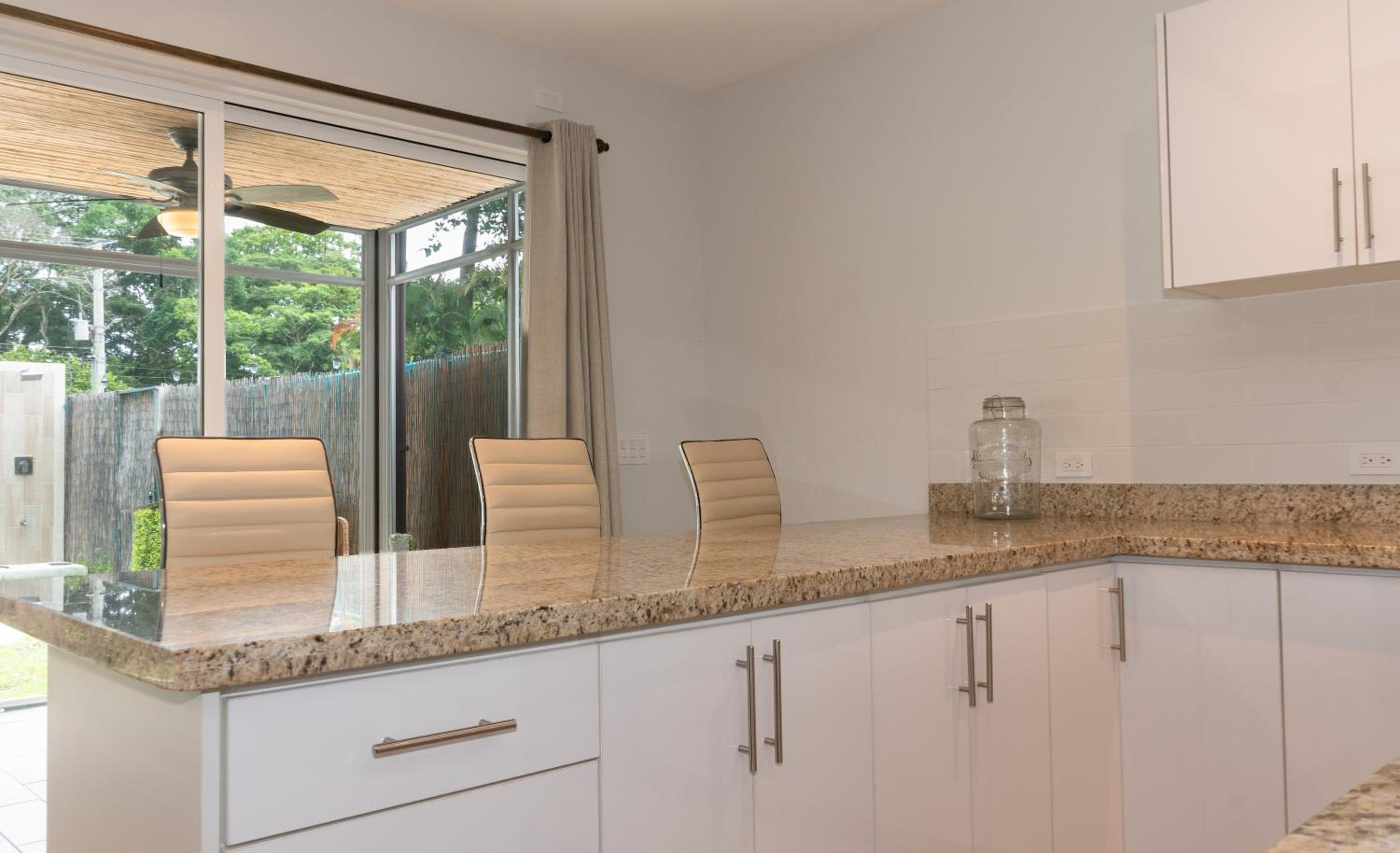 Private 4BD Family Beach House And Resort - Walk to Beach and Town