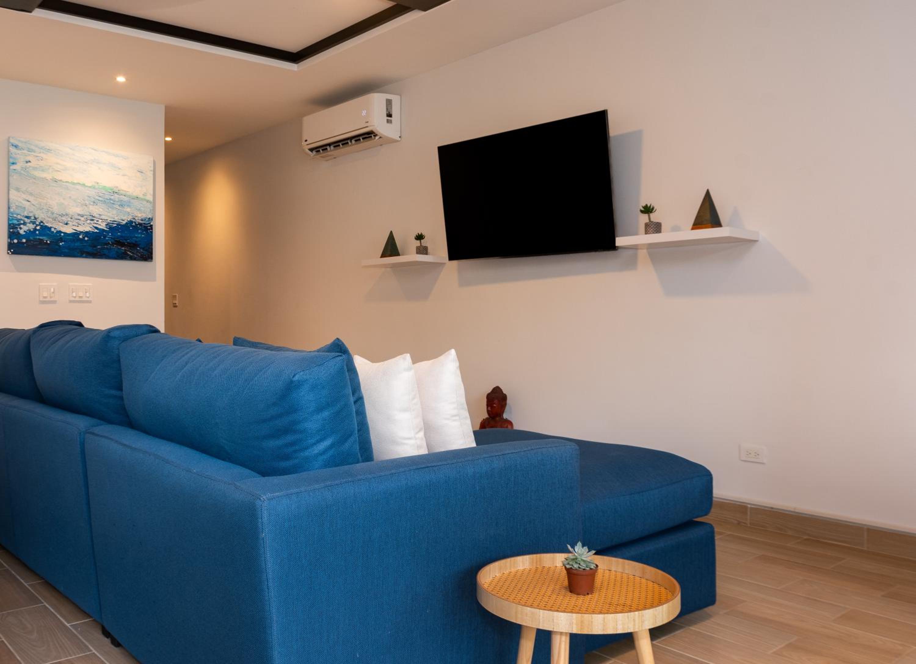 Private 4BD Family Beach House And Resort - Walk to Beach and Town