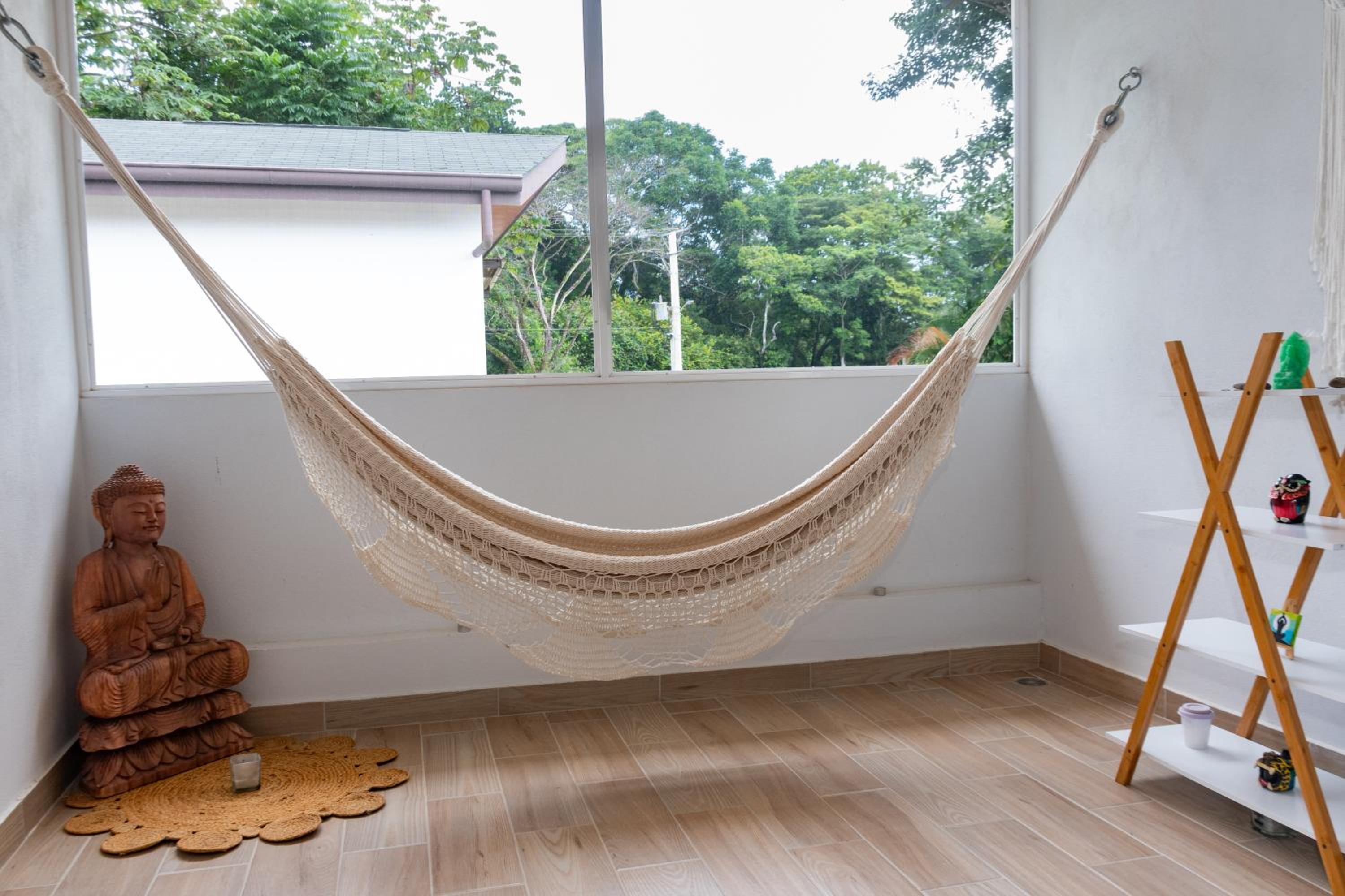 Private 4BD Family Beach House And Resort - Walk to Beach and Town