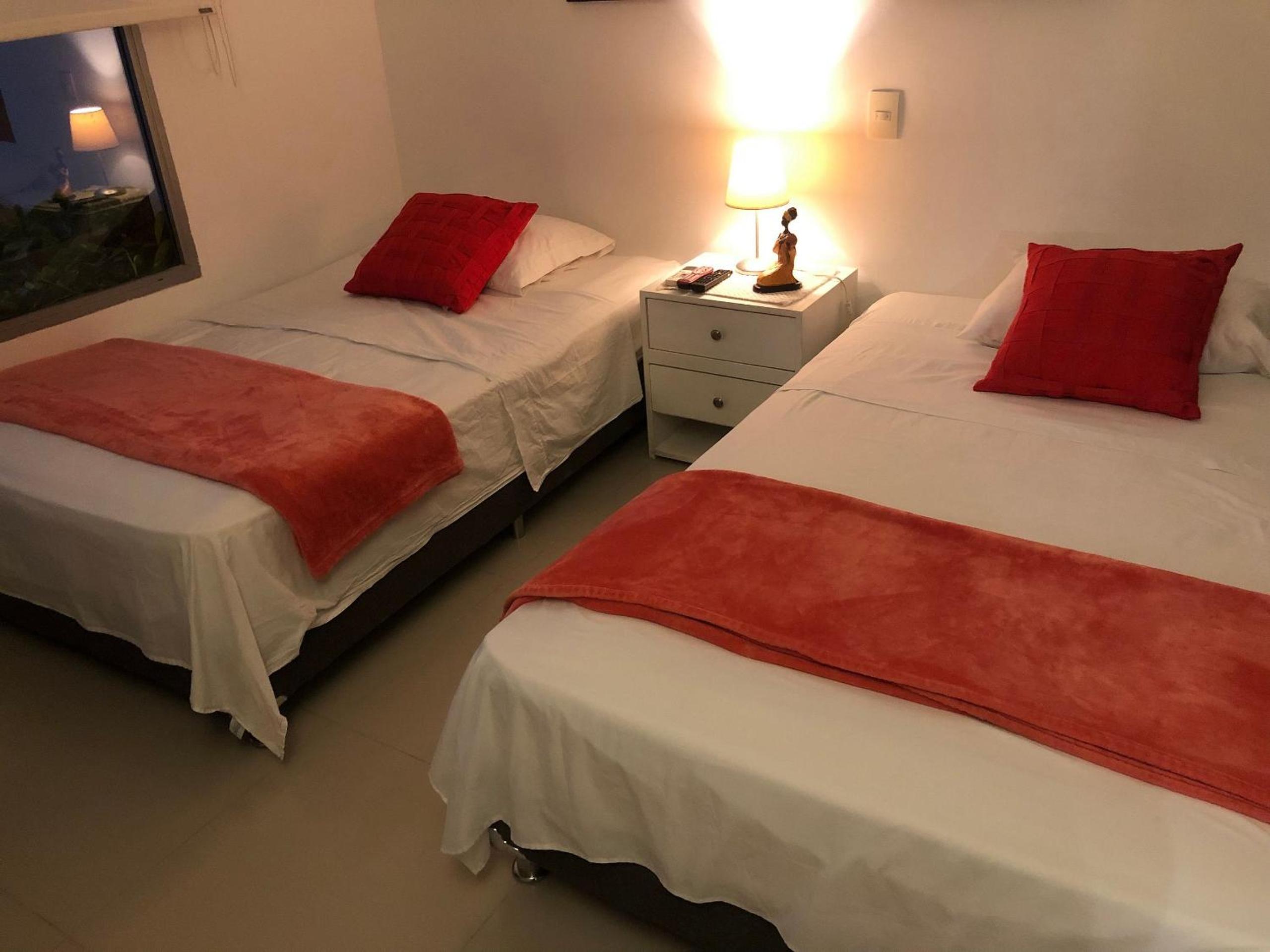 Amplios Aptos de Lujo Frente a la Playa a 5 Minutos del Centro y del Aeropuerto, en Edificio con Piscina, Jacuzzi, Sauna, Gimnasio, Turco y Seguridad las 2