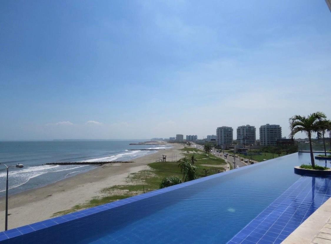 Amplios Aptos de Lujo Frente a la Playa a 5 Minutos del Centro y del Aeropuerto, en Edificio con Piscina, Jacuzzi, Sauna, Gimnasio, Turco y Seguridad las 2