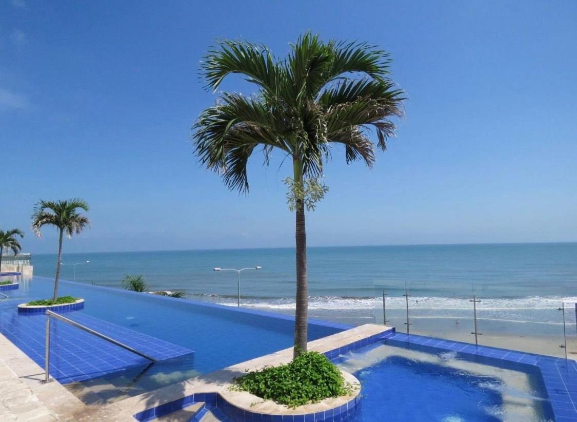 Amplios Aptos de Lujo Frente a la Playa a 5 Minutos del Centro y del Aeropuerto, en Edificio con Piscina, Jacuzzi, Sauna, Gimnasio, Turco y Seguridad las 2