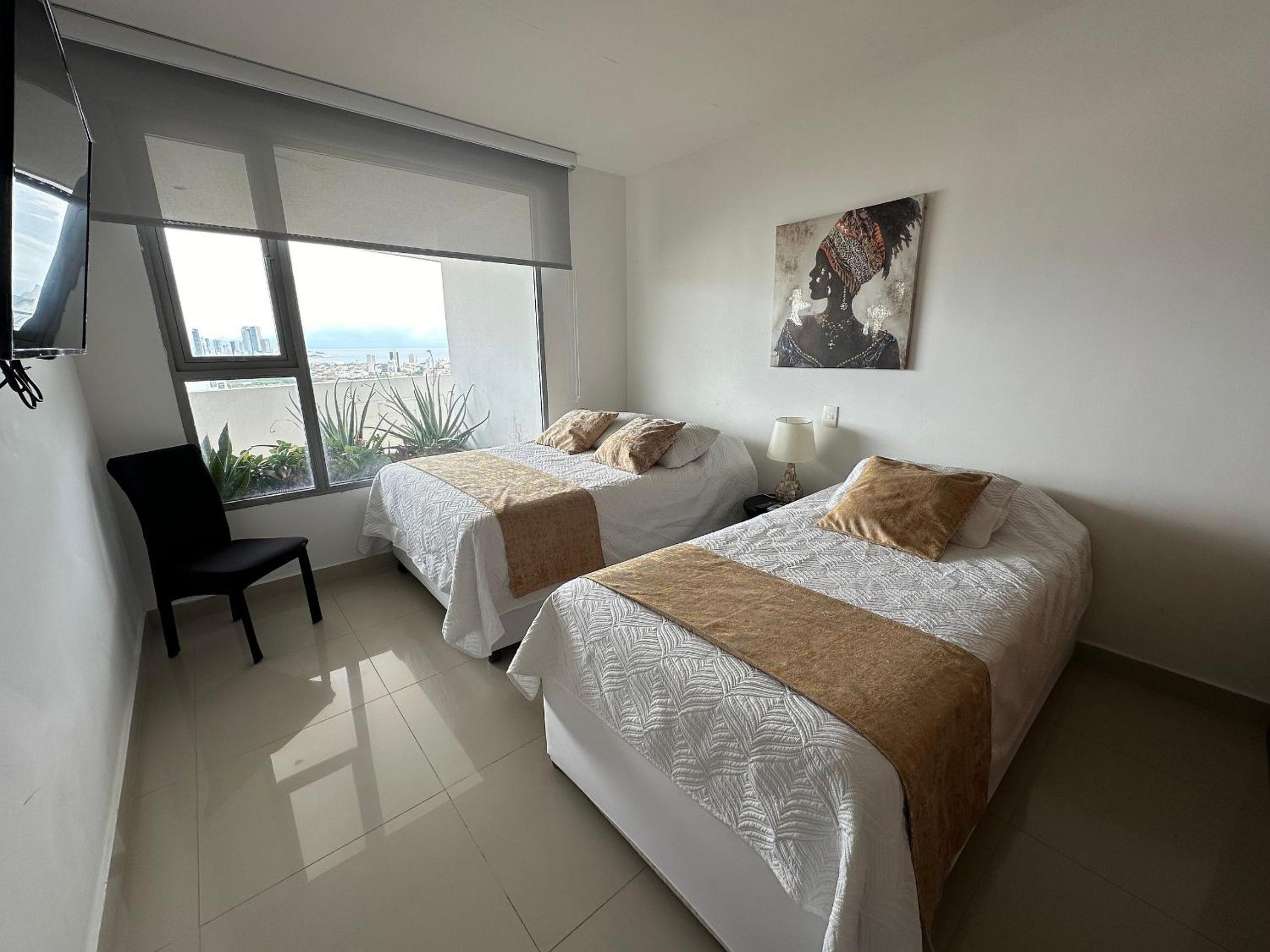 Amplios Aptos de Lujo Frente a la Playa a 5 Minutos del Centro y del Aeropuerto, en Edificio con Piscina, Jacuzzi, Sauna, Gimnasio, Turco y Seguridad las 2
