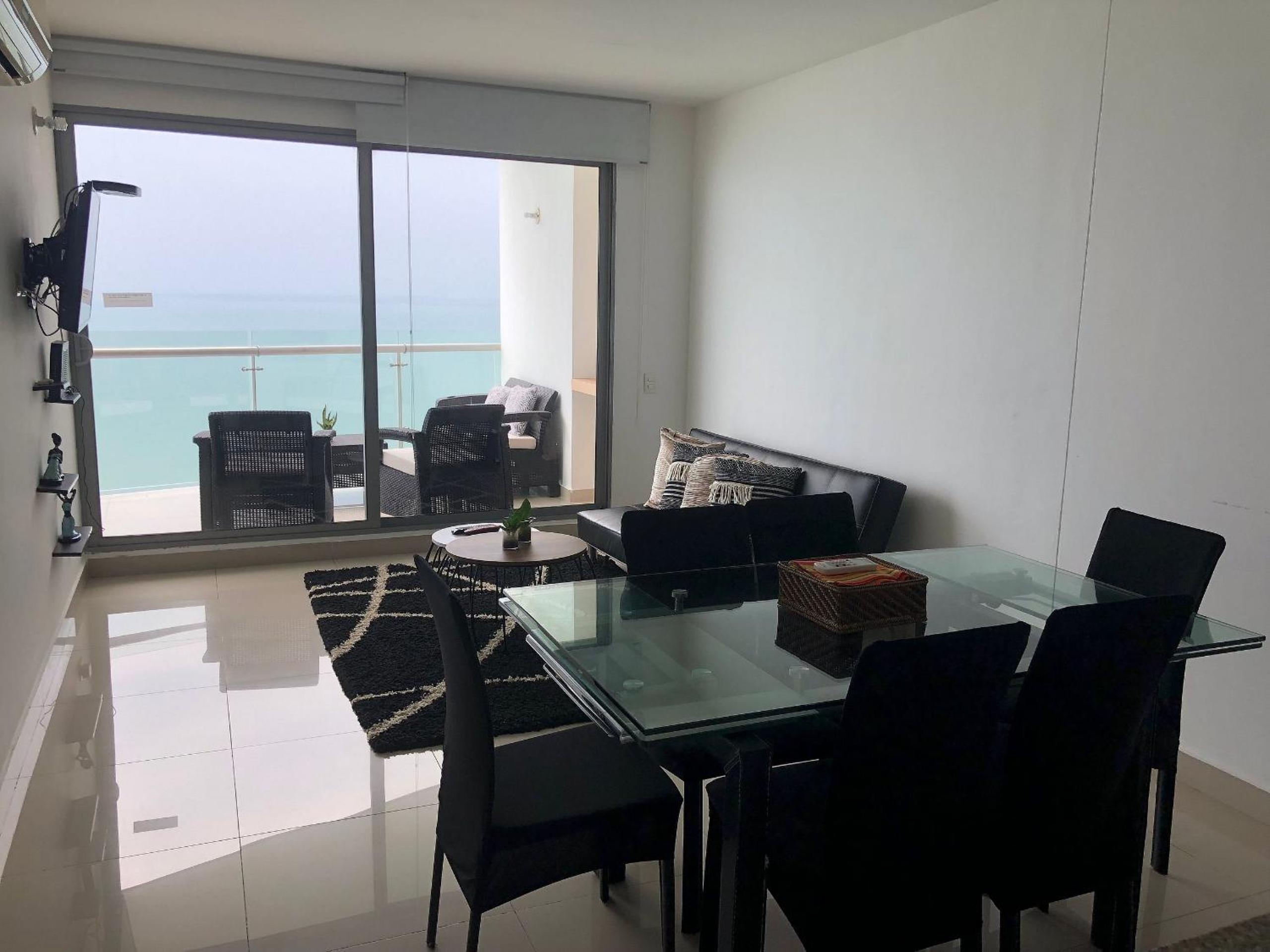 Amplios Aptos de Lujo Frente a la Playa a 5 Minutos del Centro y del Aeropuerto, en Edificio con Piscina, Jacuzzi, Sauna, Gimnasio, Turco y Seguridad las 2