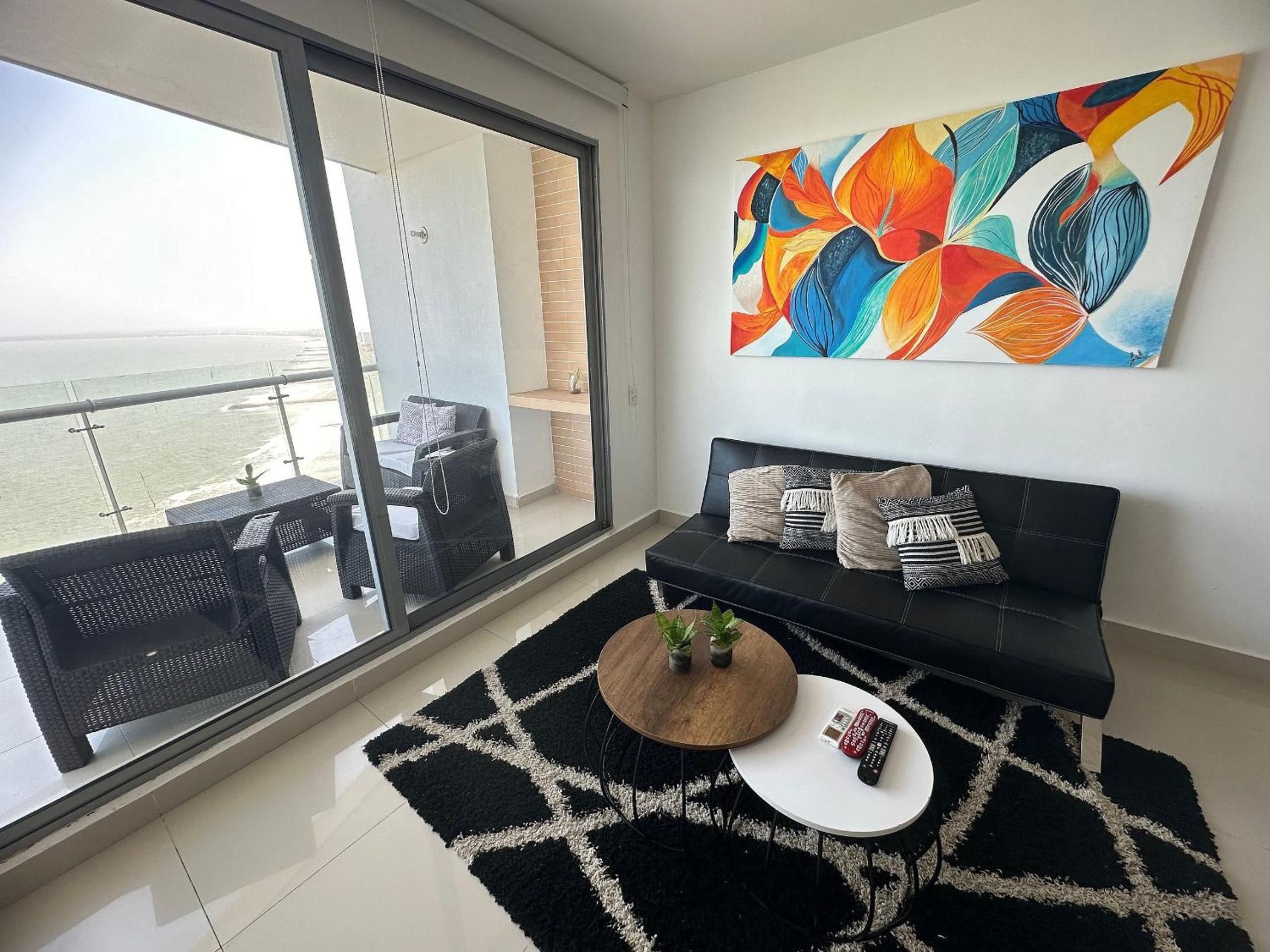 Amplios Aptos de Lujo Frente a la Playa a 5 Minutos del Centro y del Aeropuerto, en Edificio con Piscina, Jacuzzi, Sauna, Gimnasio, Turco y Seguridad las 2