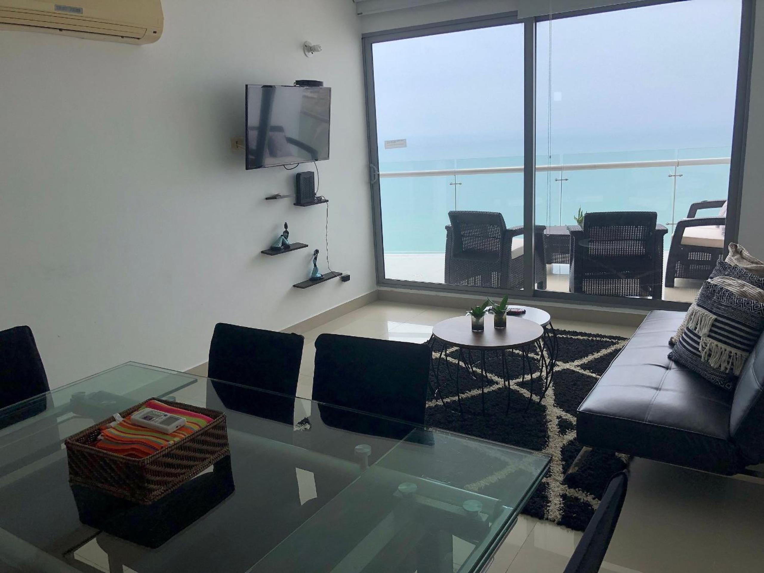 Amplios Aptos de Lujo Frente a la Playa a 5 Minutos del Centro y del Aeropuerto, en Edificio con Piscina, Jacuzzi, Sauna, Gimnasio, Turco y Seguridad las 2