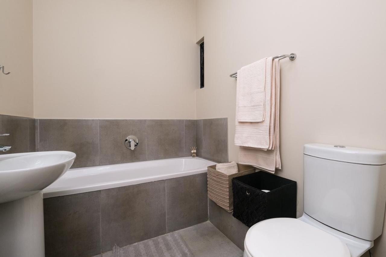 Waterfall Ridge Professional Apartment view 3