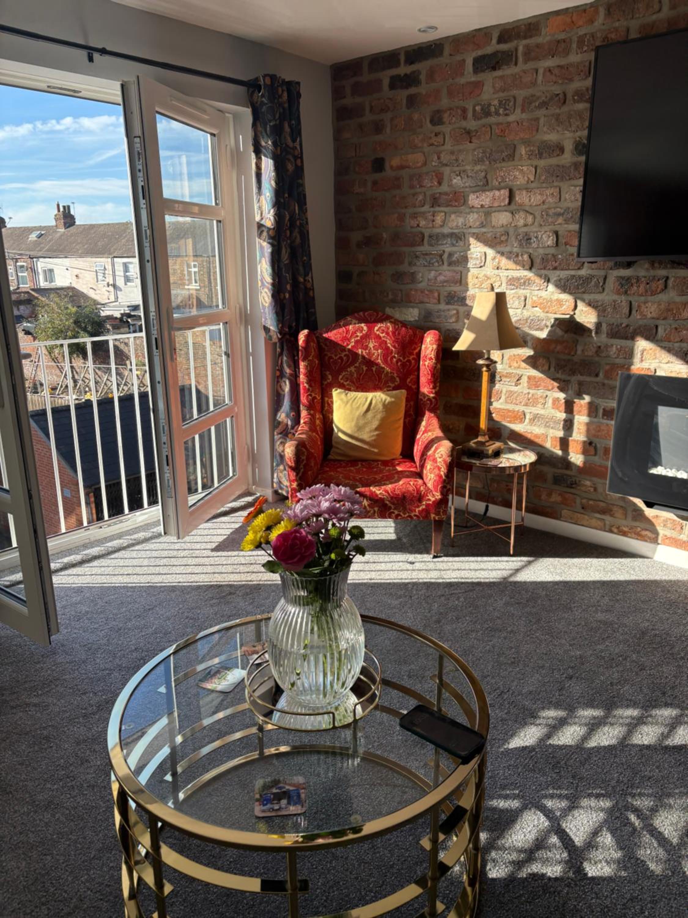 Stylish York flat with private parking