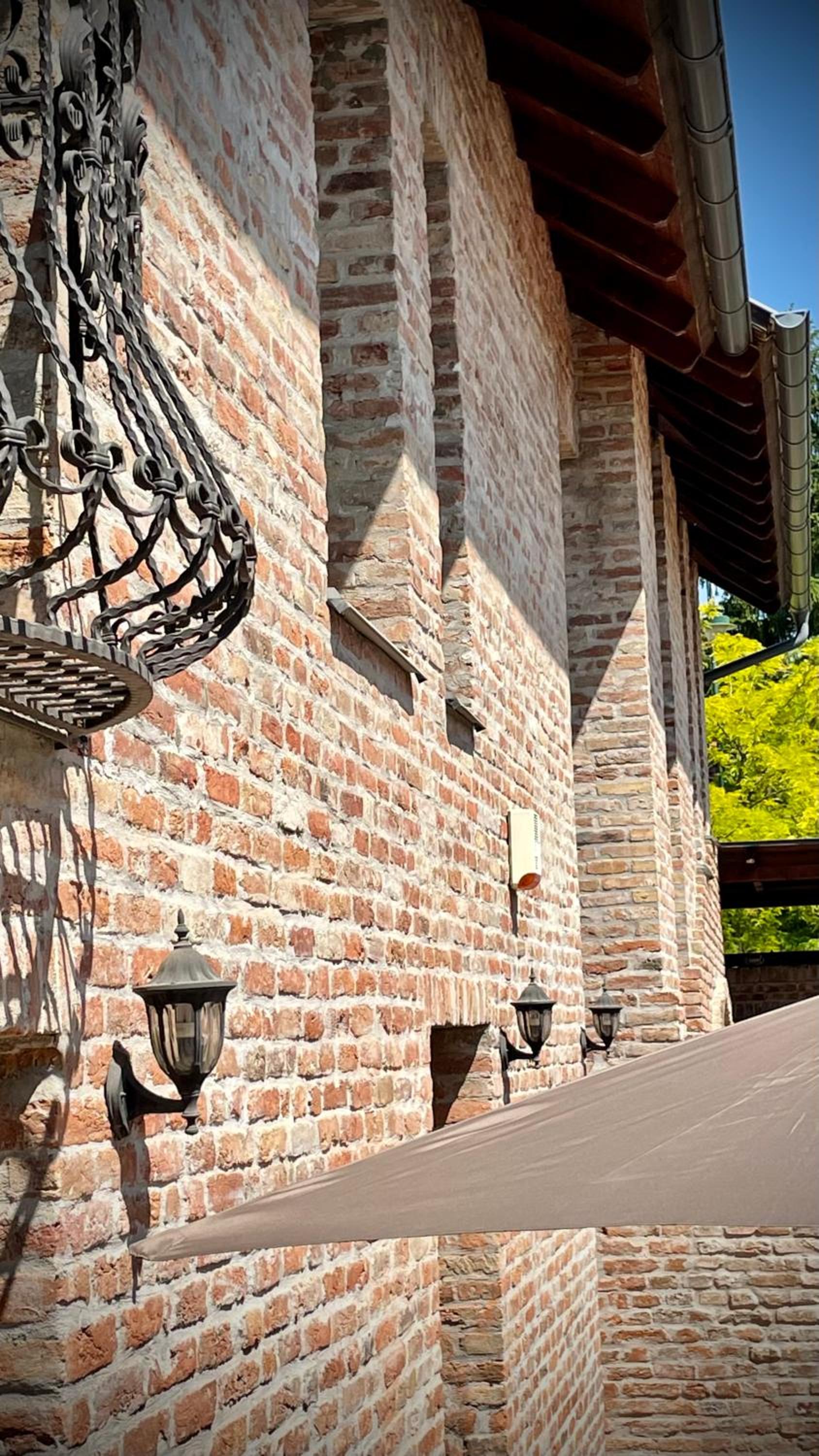 Hotel Marcell Apartman - Image 1