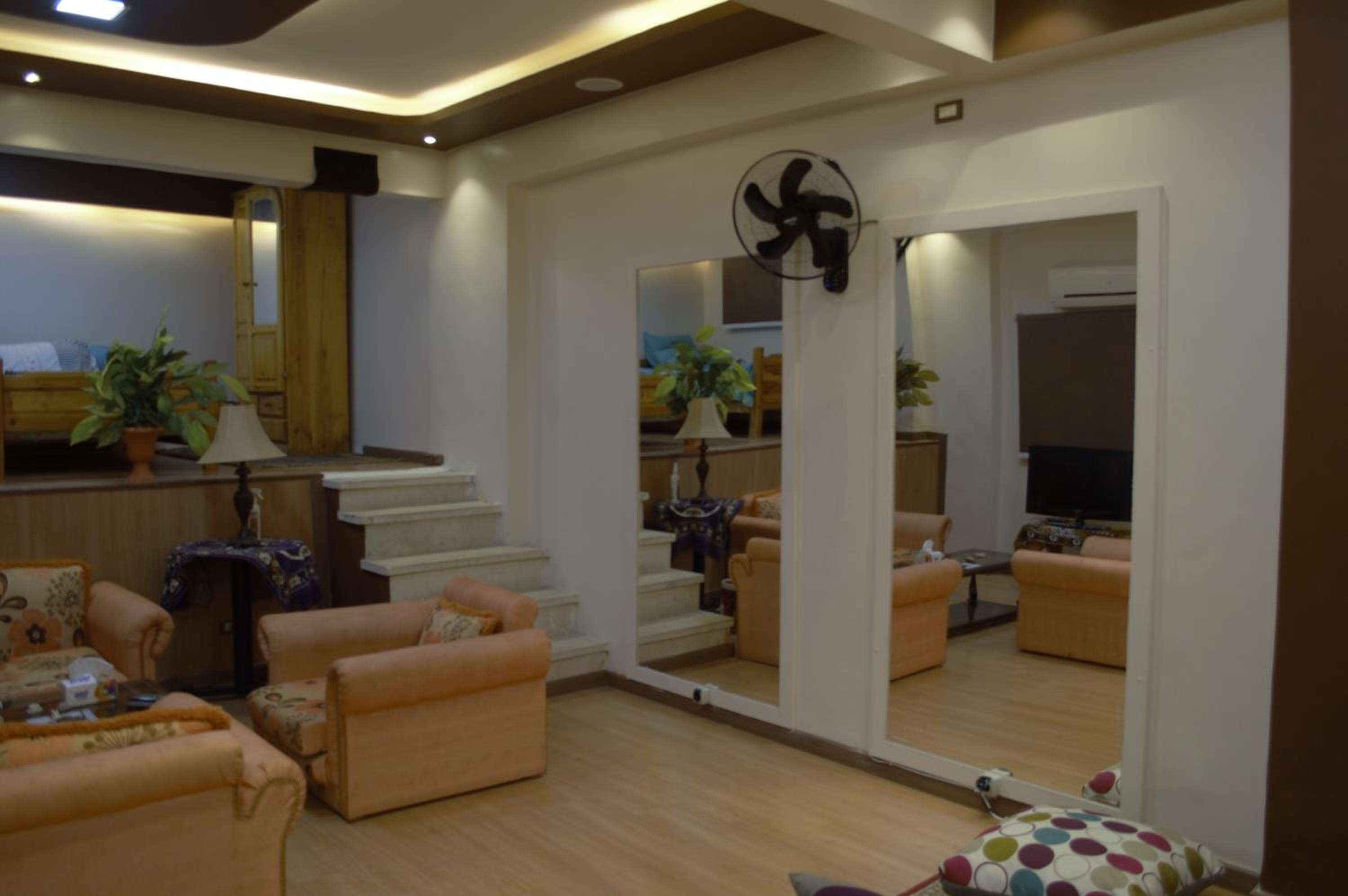 Private Secured Studio Near Pyramids Street