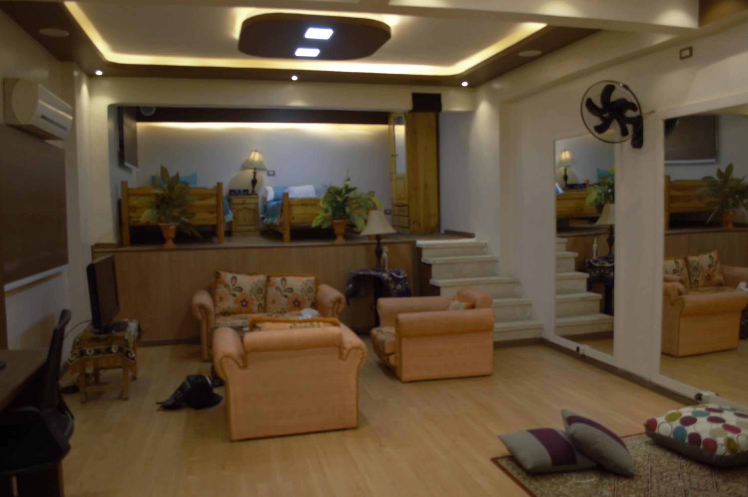 Private Secured Studio Near Pyramids Street