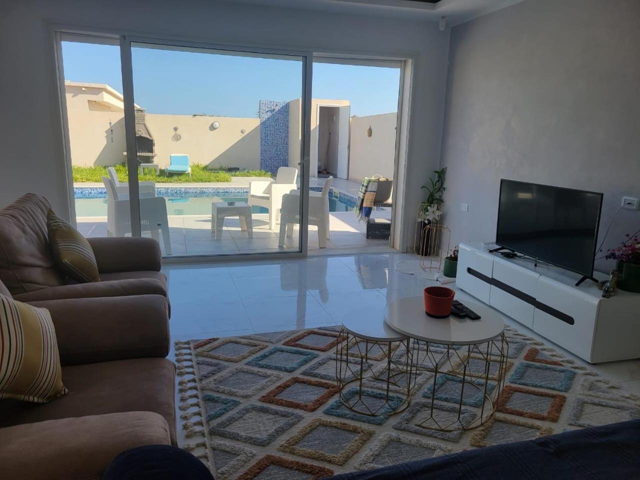 Superbe villa avec piscine sans aucun vis à vis view 3