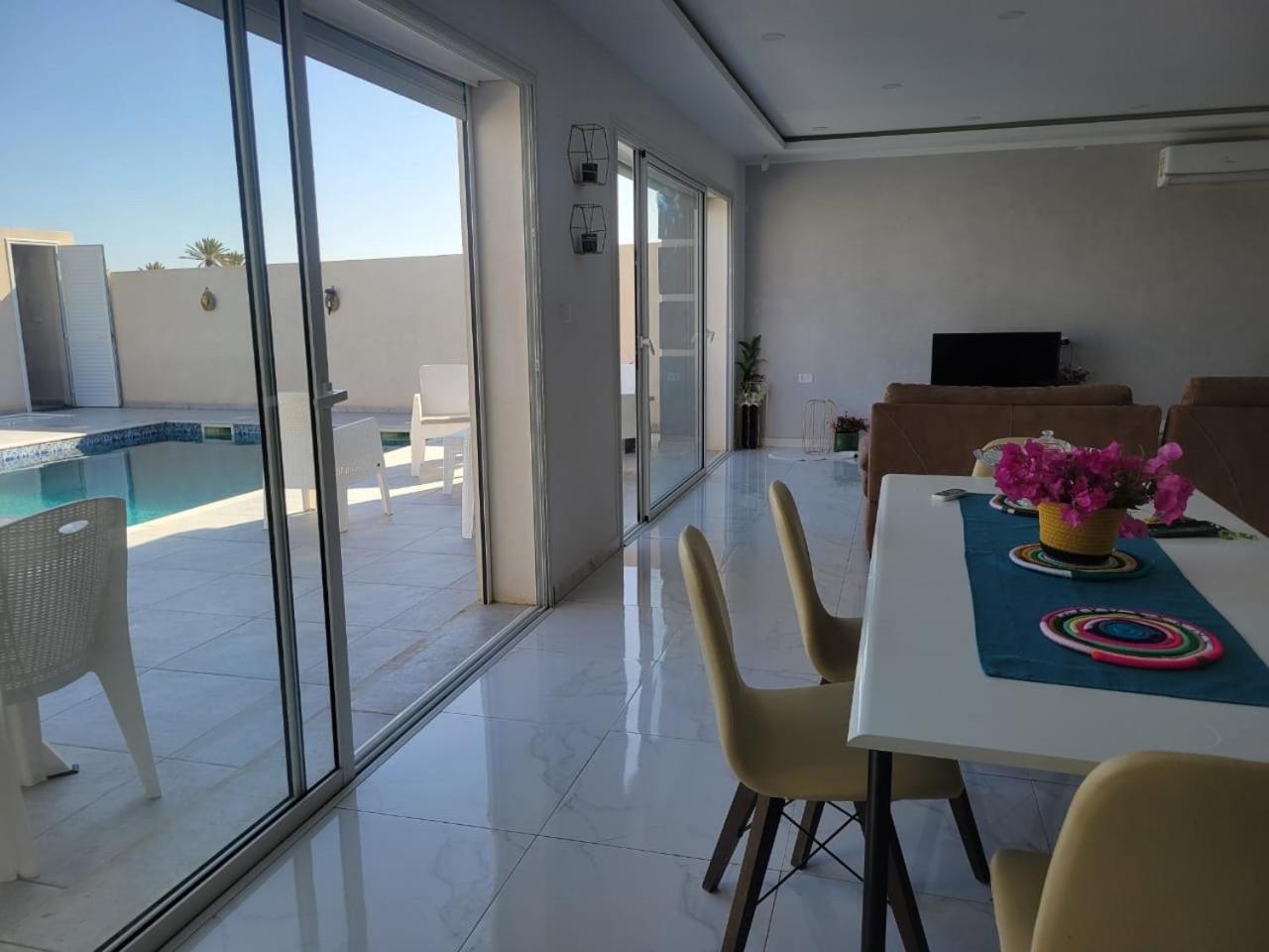 Superbe villa avec piscine sans aucun vis à vis view 2