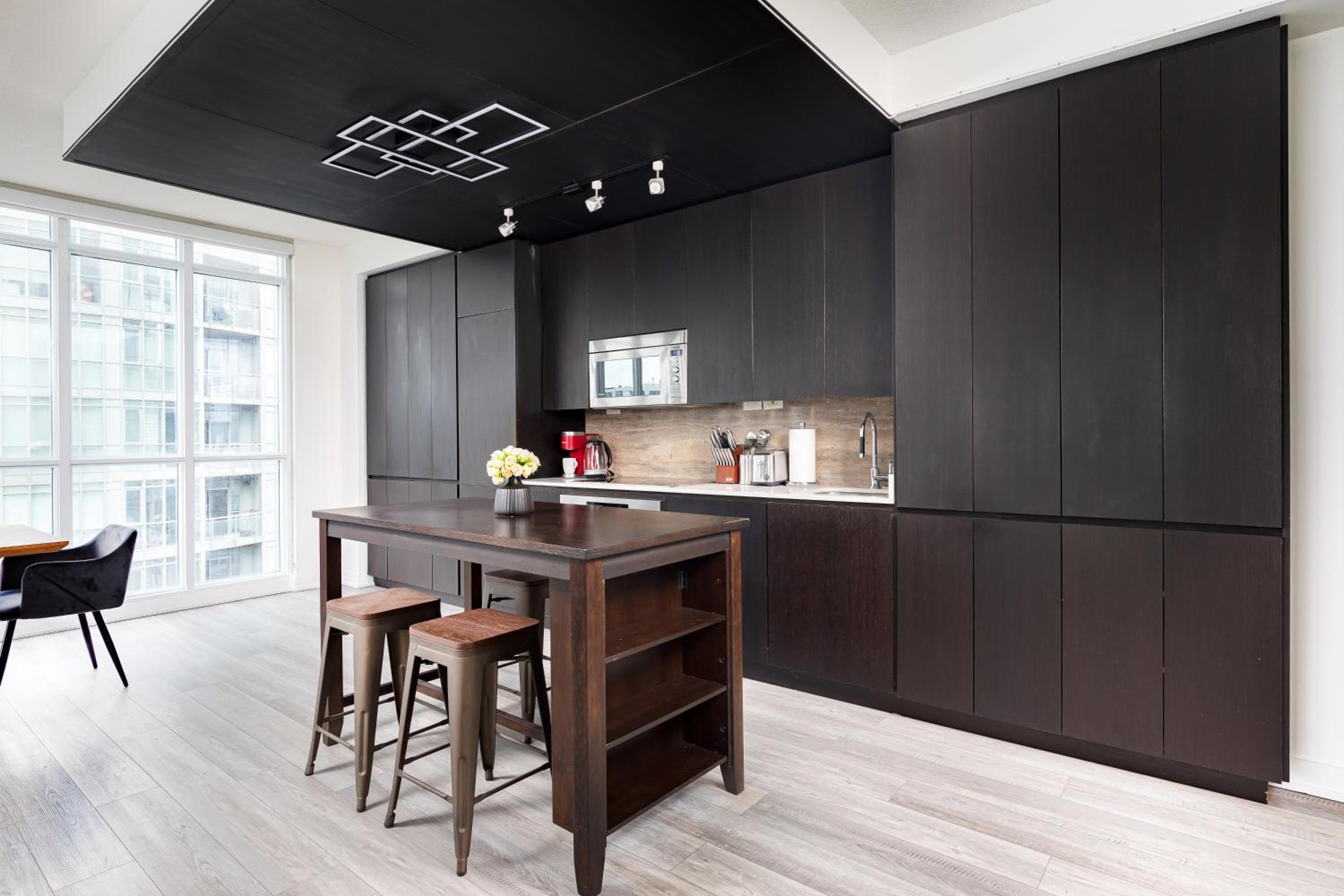 Sub Penthouse Mesmerizing City Views