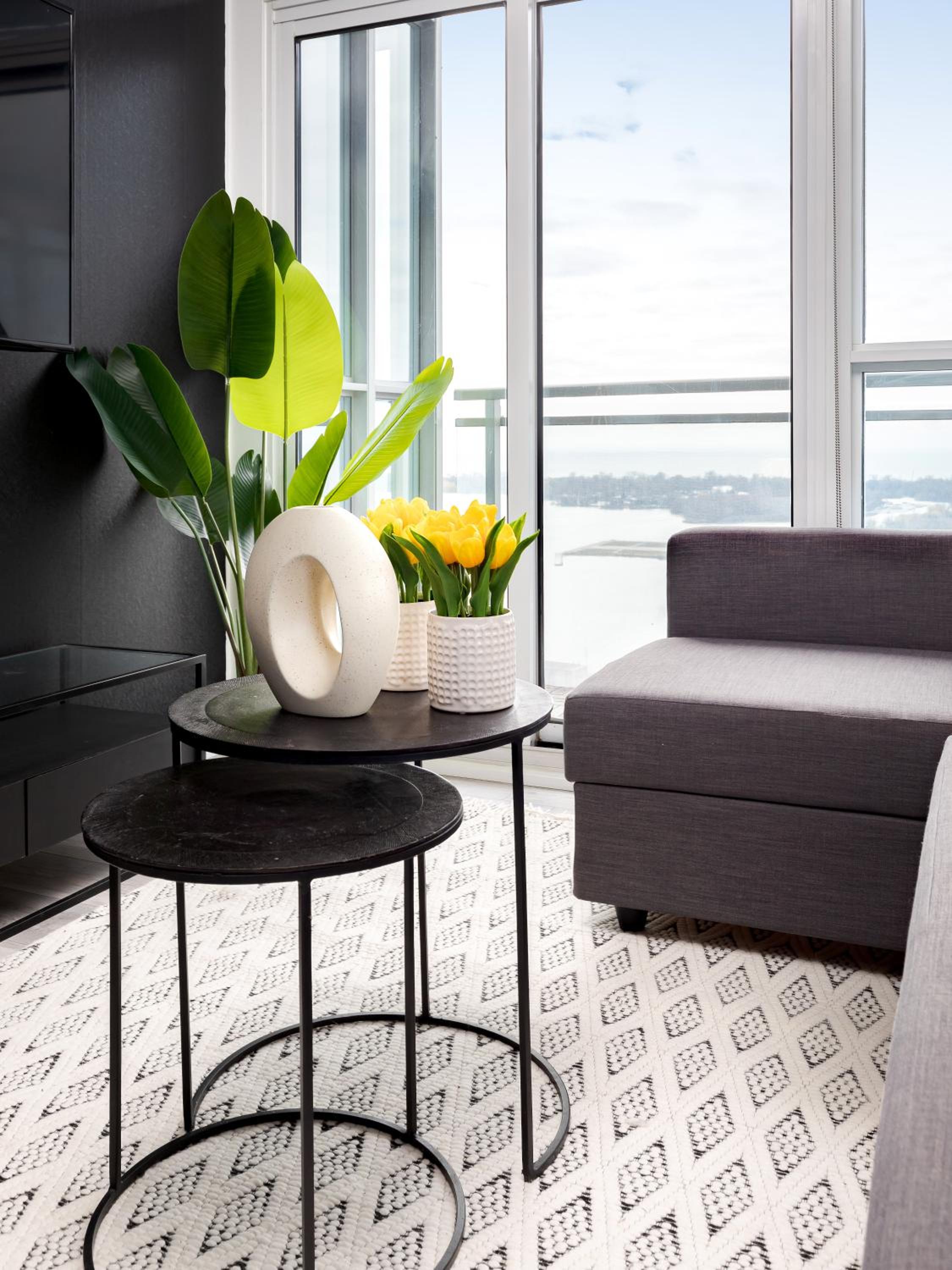 Sub Penthouse Mesmerizing City Views