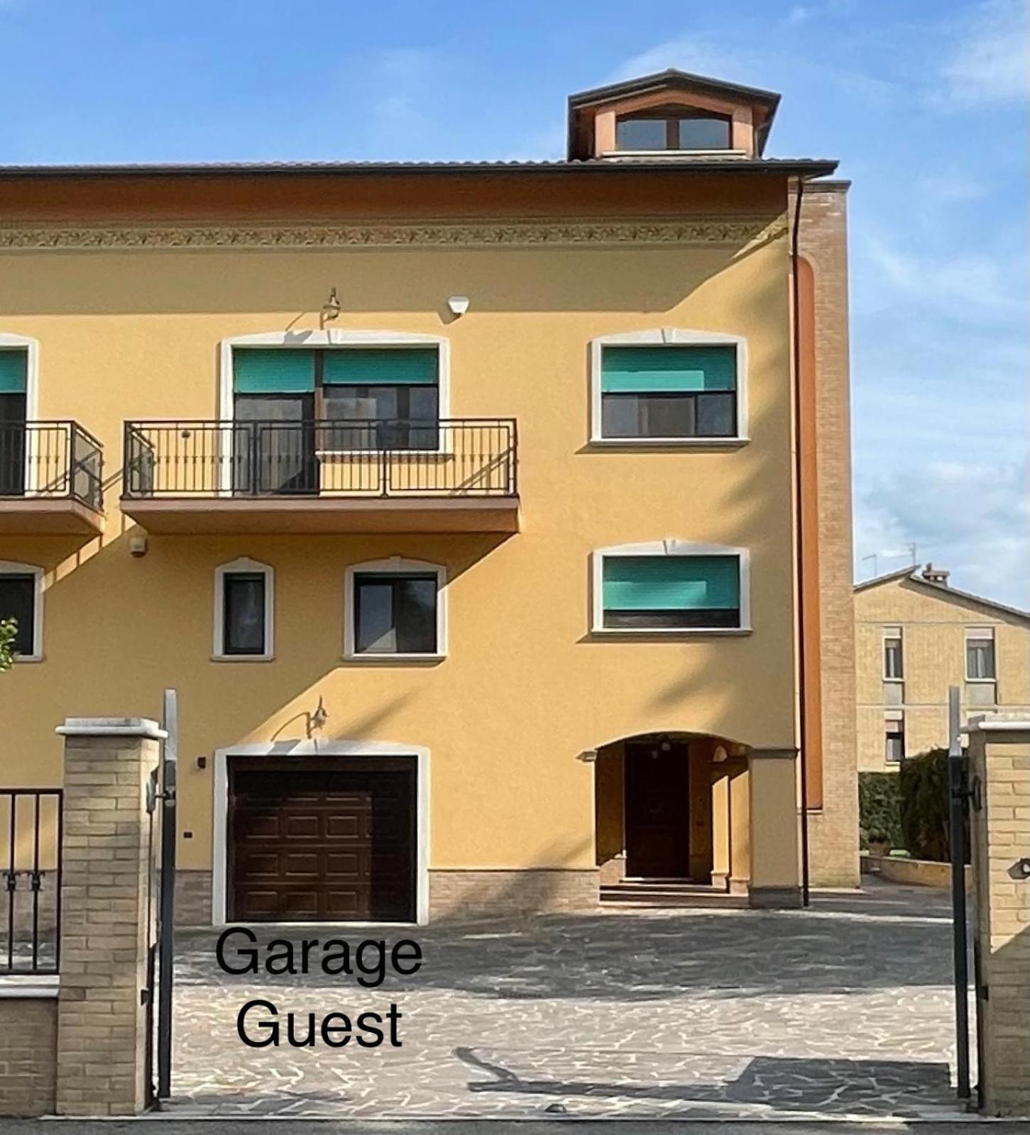 Villa Adige Luxury - M&M Holiday House view 5