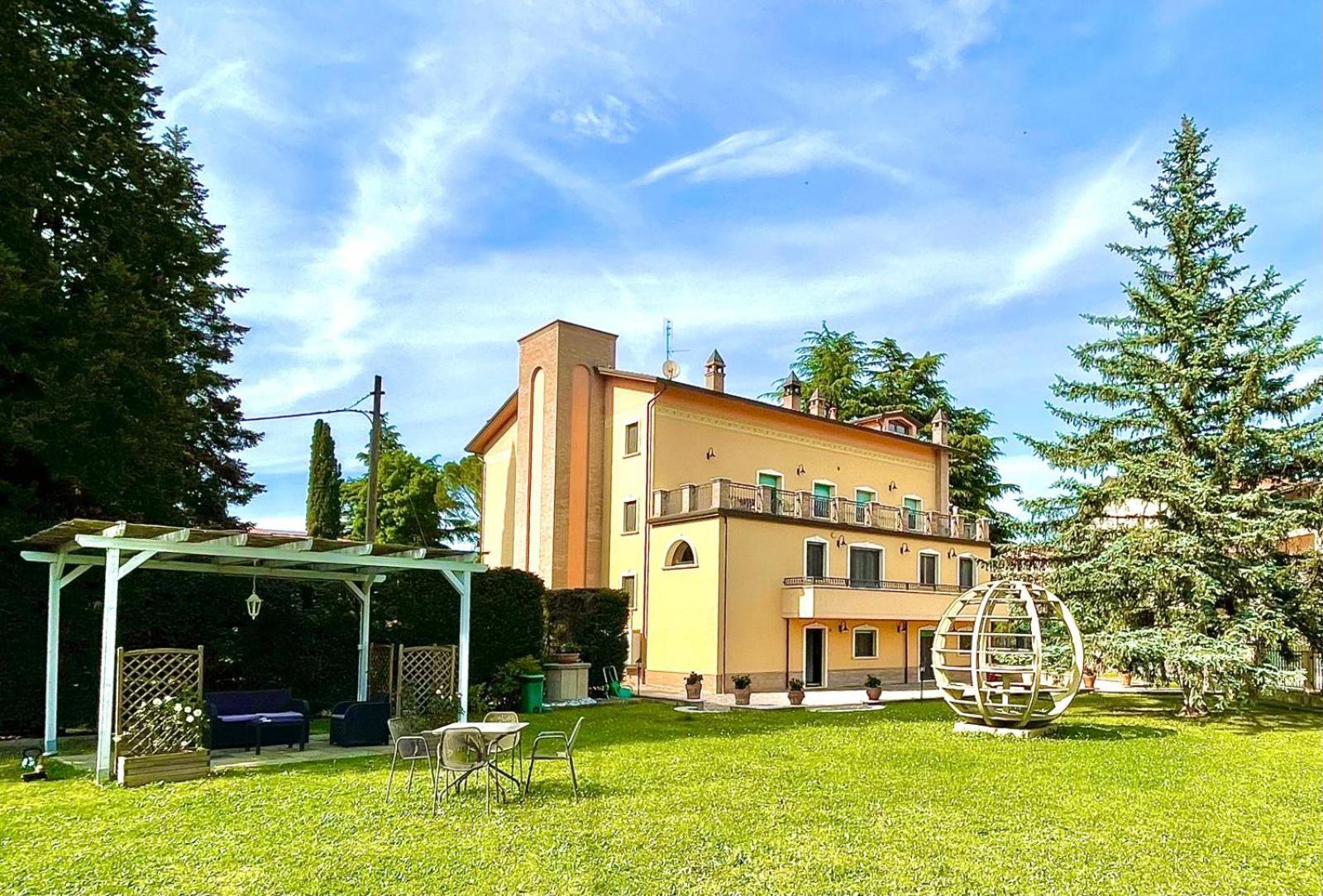 Villa Adige Luxury - M&M Holiday House view 3