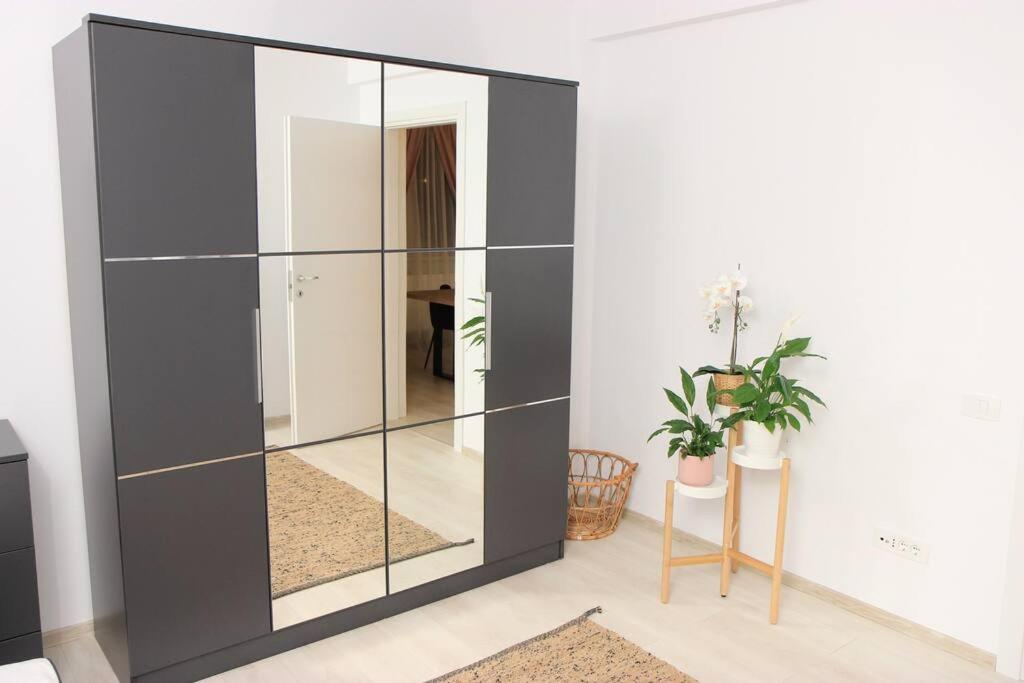 Amazing Apartment Bucharest Airport Self check-in!!